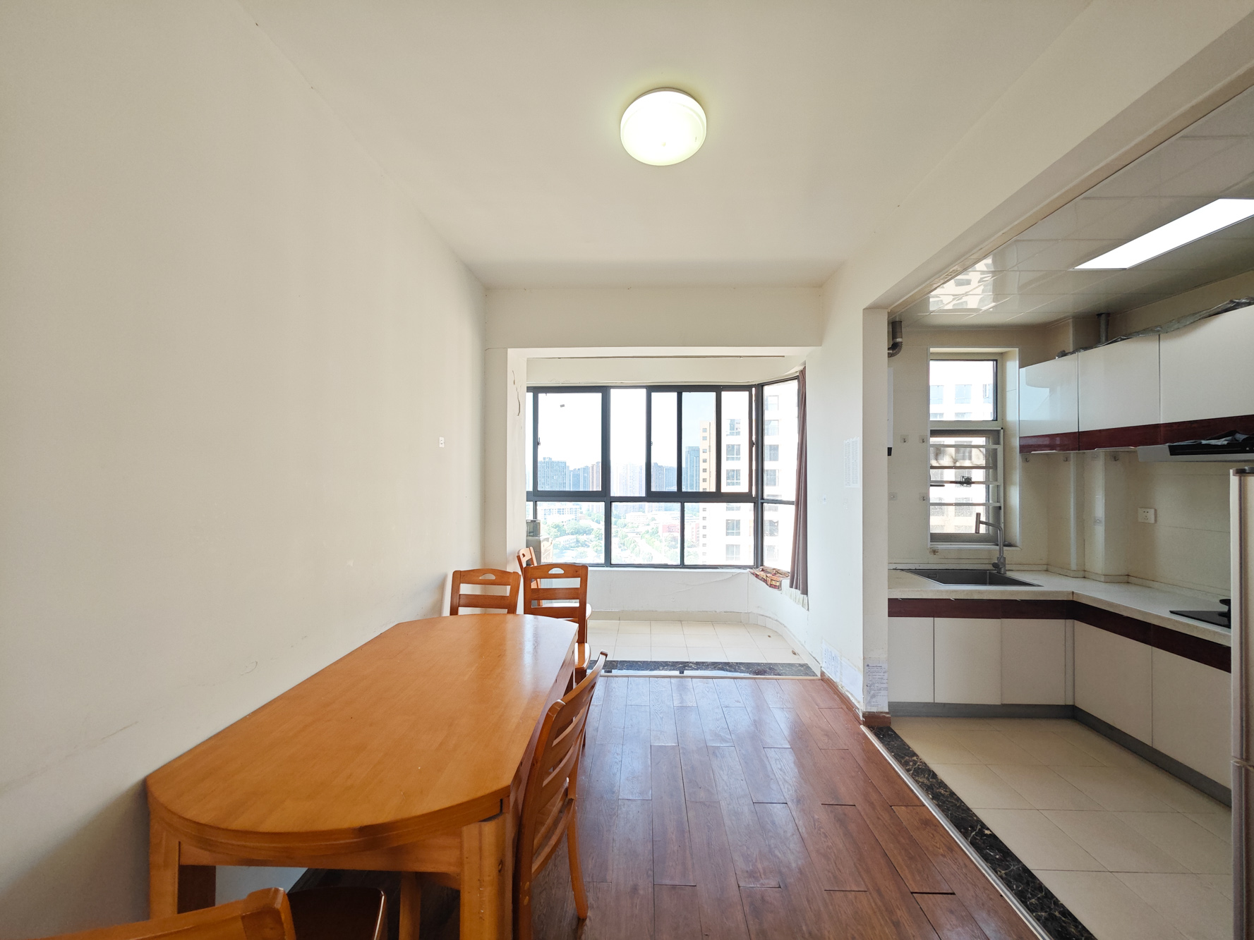 五矿万境水岸五期（五矿万境水岸文苑）  3室2厅1卫    116.0万其他