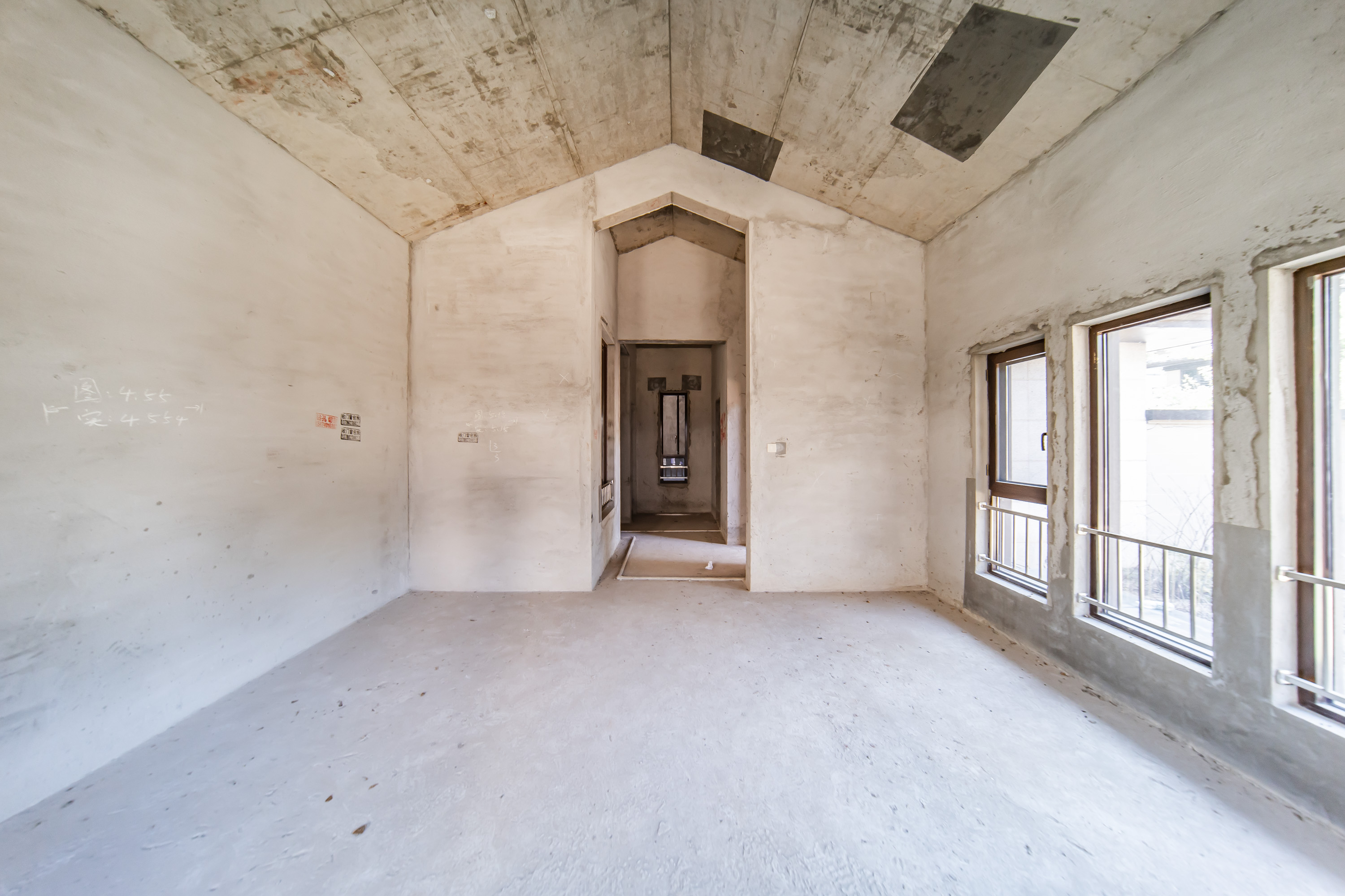 致地龙煕台  5室2厅3卫    880.0万 致地龙煕台  5室2厅3卫    880.0万