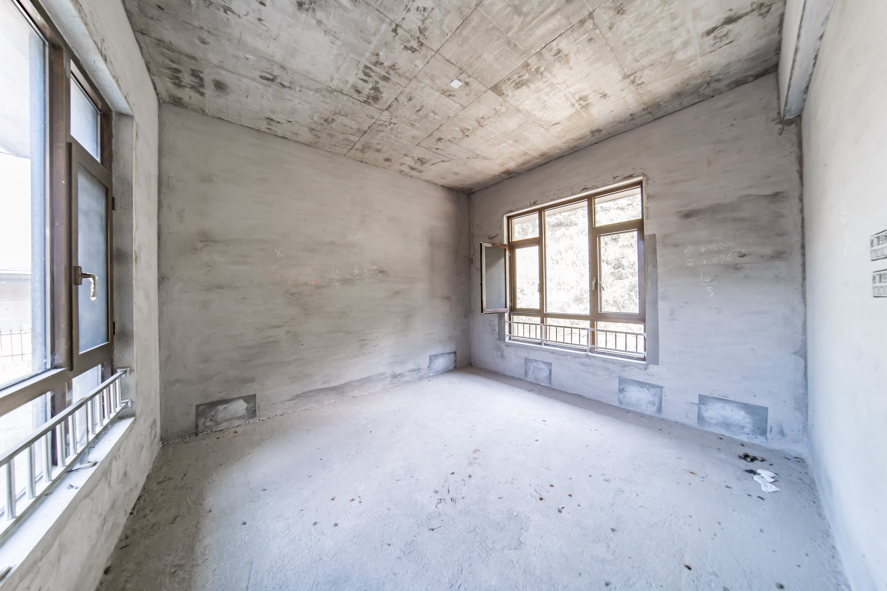 致地龙煕台  5室2厅3卫    880.0万 致地龙煕台  5室2厅3卫    880.0万卧室