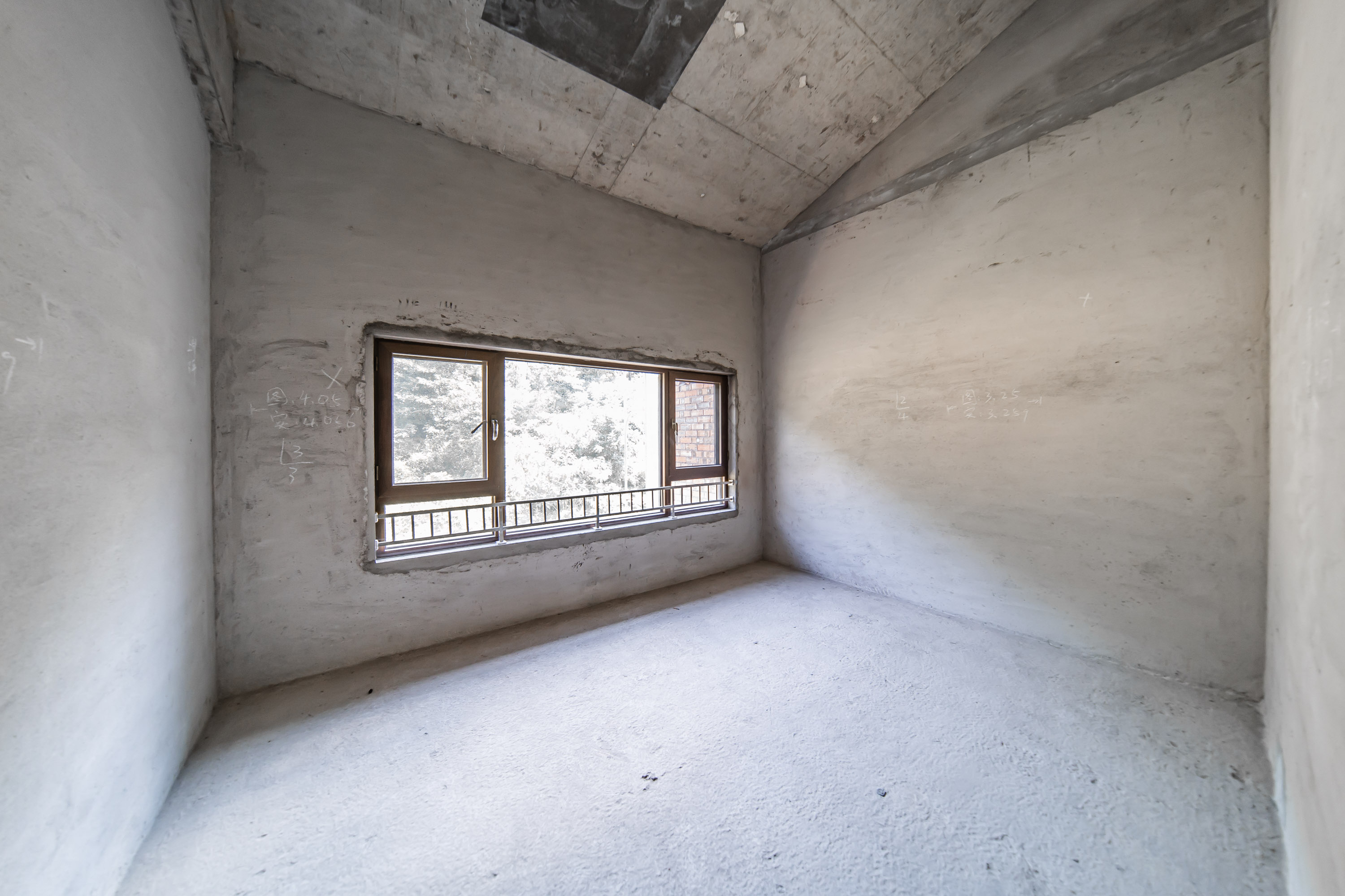 致地龙煕台  5室2厅3卫    880.0万 致地龙煕台  5室2厅3卫    880.0万卧室