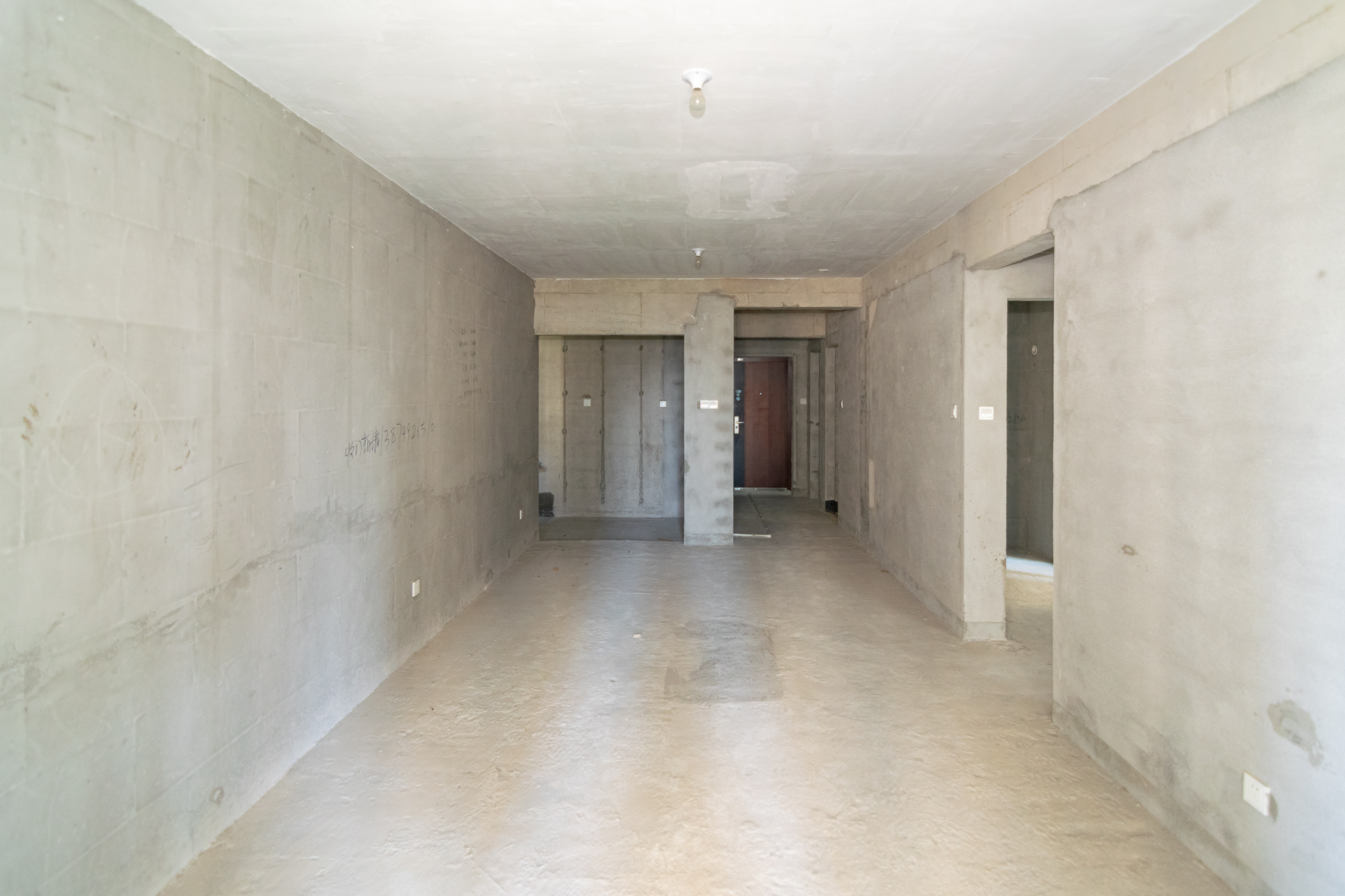 中粮鸿云 3室2厅2卫 65.0万 中粮鸿云 3室2厅2卫 65.0万客厅