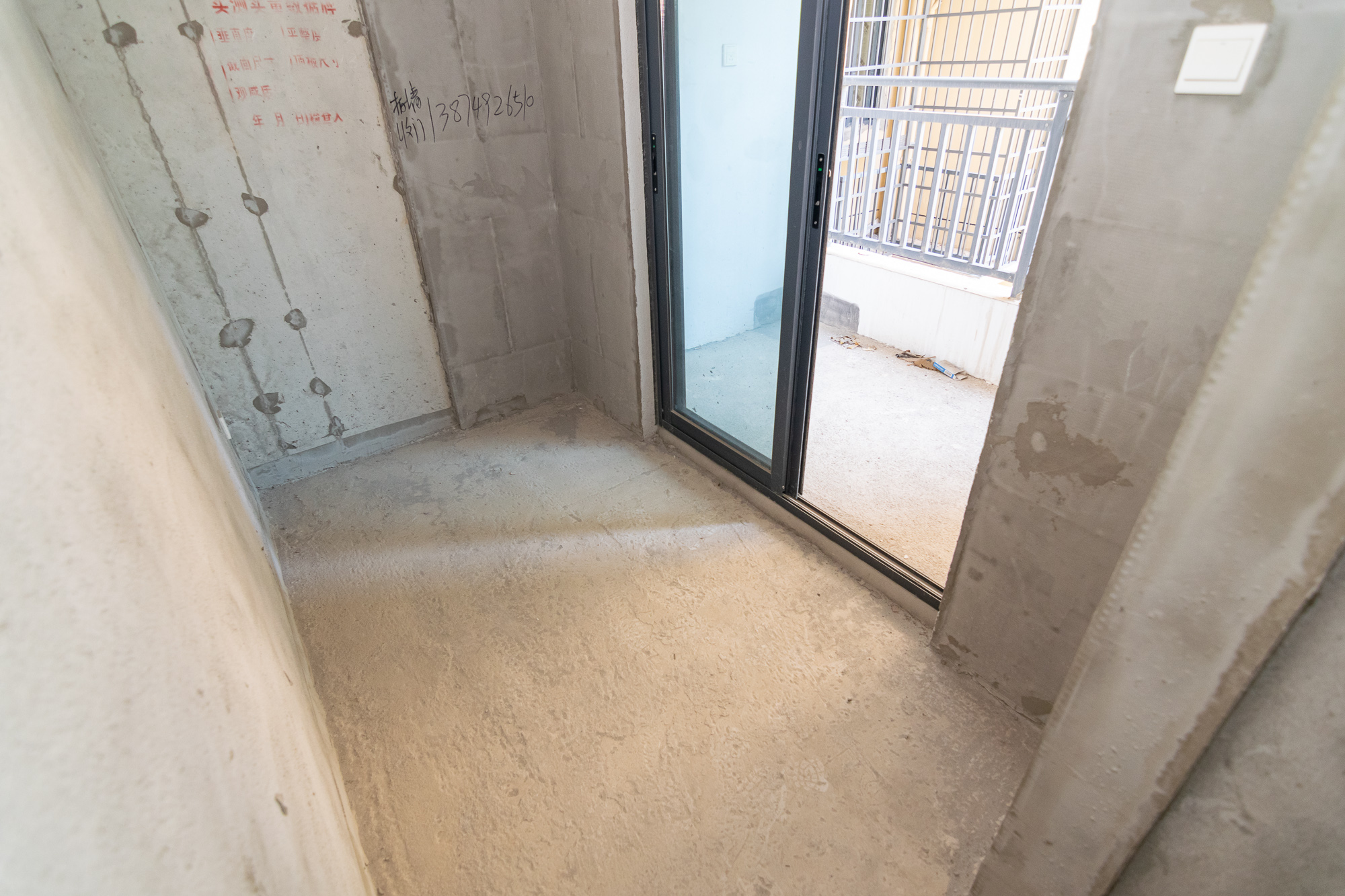 中粮鸿云 3室2厅2卫 65.0万 中粮鸿云 3室2厅2卫 65.0万卧室