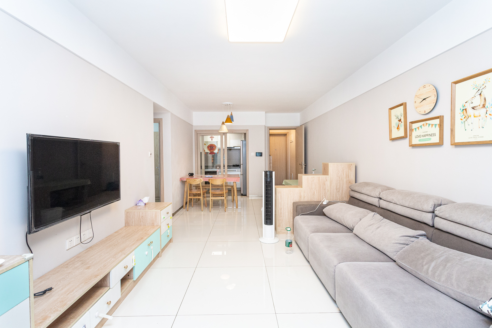 时代倾城三期 1室0厅0卫 120.0万 时代倾城三期 1室0厅0卫 120.0万客厅