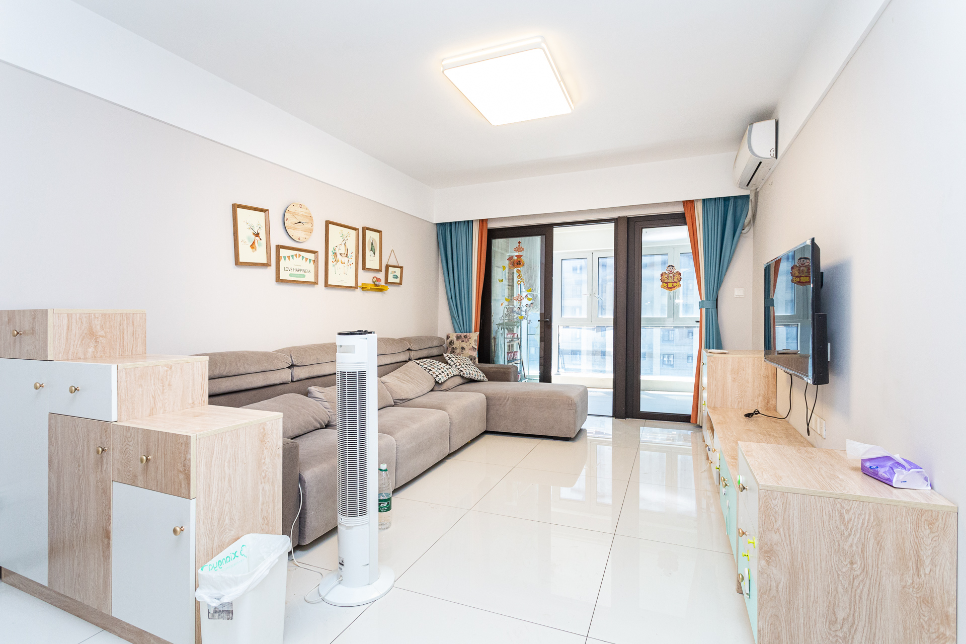 时代倾城三期 1室0厅0卫 120.0万 时代倾城三期 1室0厅0卫 120.0万客厅