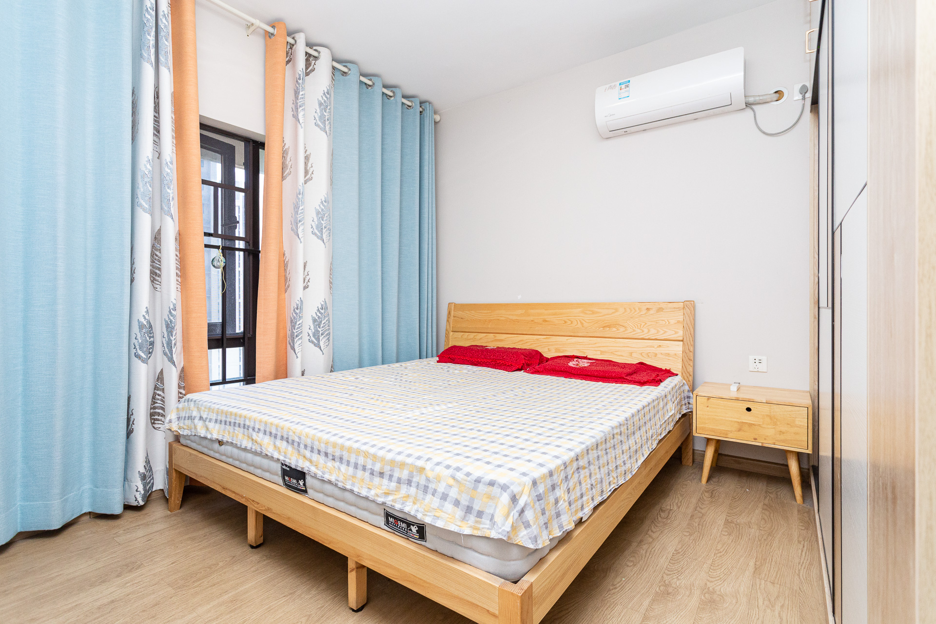 时代倾城三期 1室0厅0卫 120.0万 时代倾城三期 1室0厅0卫 120.0万卧室