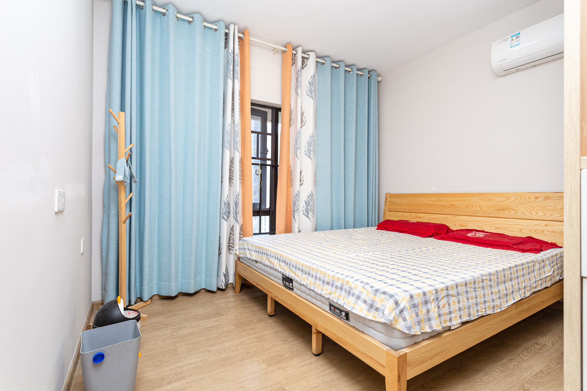 时代倾城三期 1室0厅0卫 120.0万 时代倾城三期 1室0厅0卫 120.0万卧室