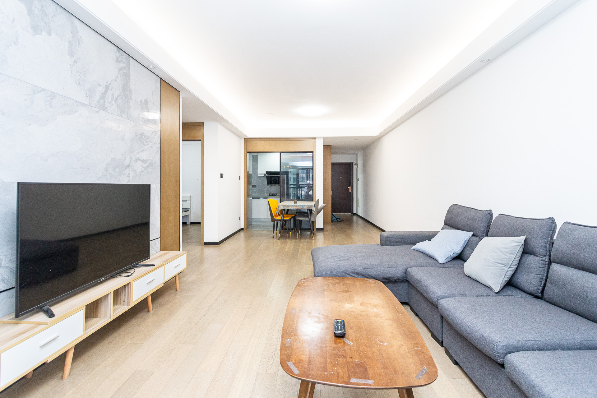 润和滨江府 3室2厅1卫 112.0万 润和滨江府 3室2厅1卫 112.0万客厅