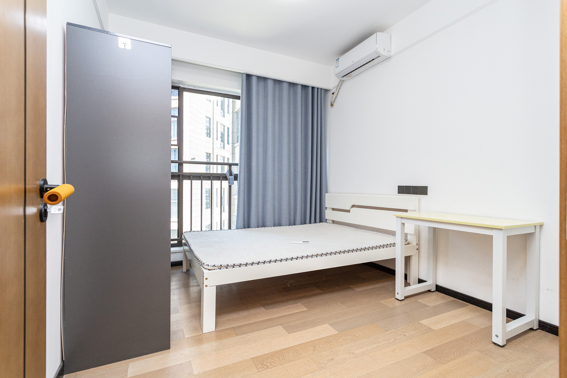 润和滨江府 3室2厅1卫 112.0万 润和滨江府 3室2厅1卫 112.0万卧室