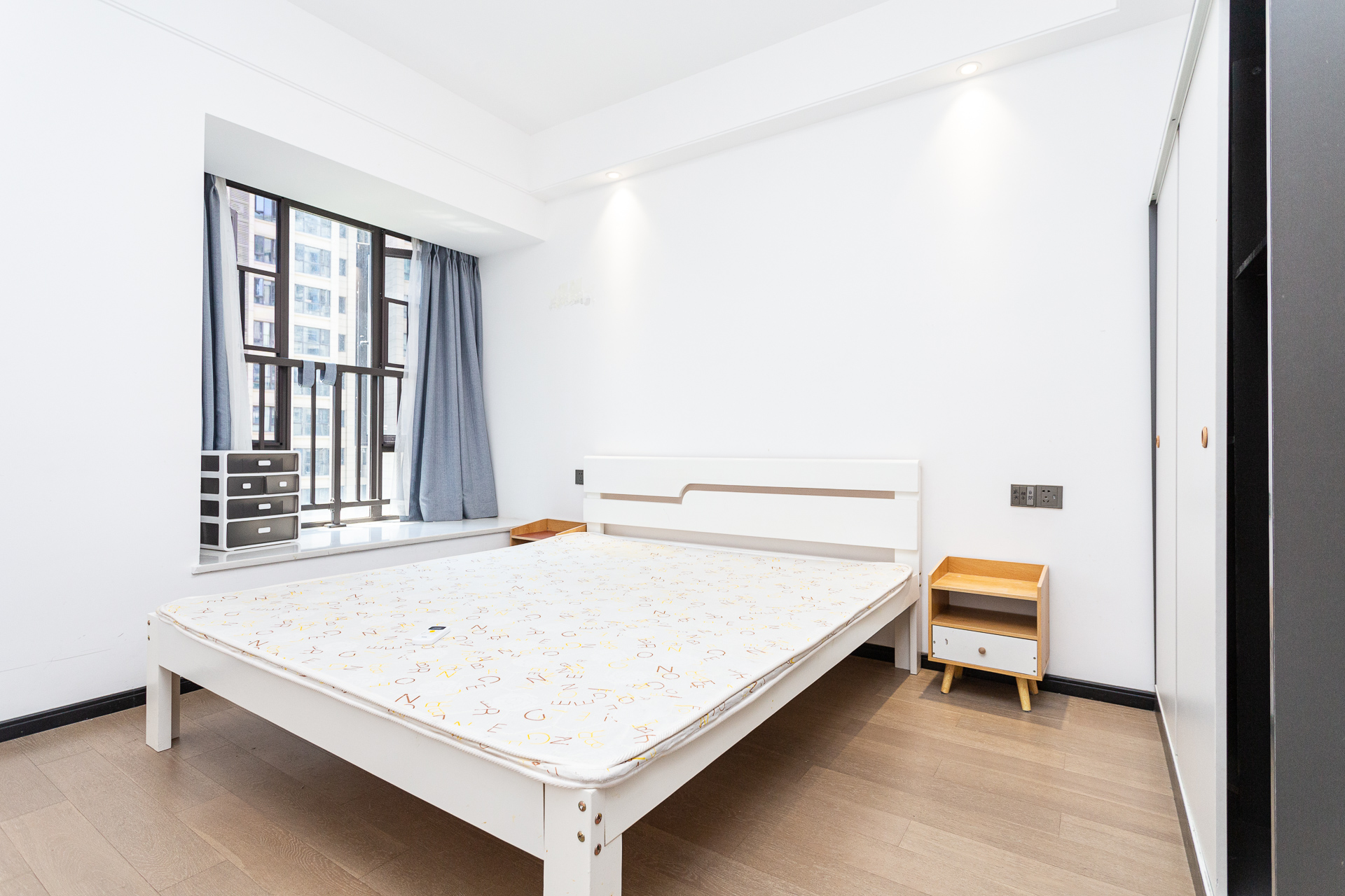 润和滨江府 3室2厅1卫 112.0万 润和滨江府 3室2厅1卫 112.0万卧室