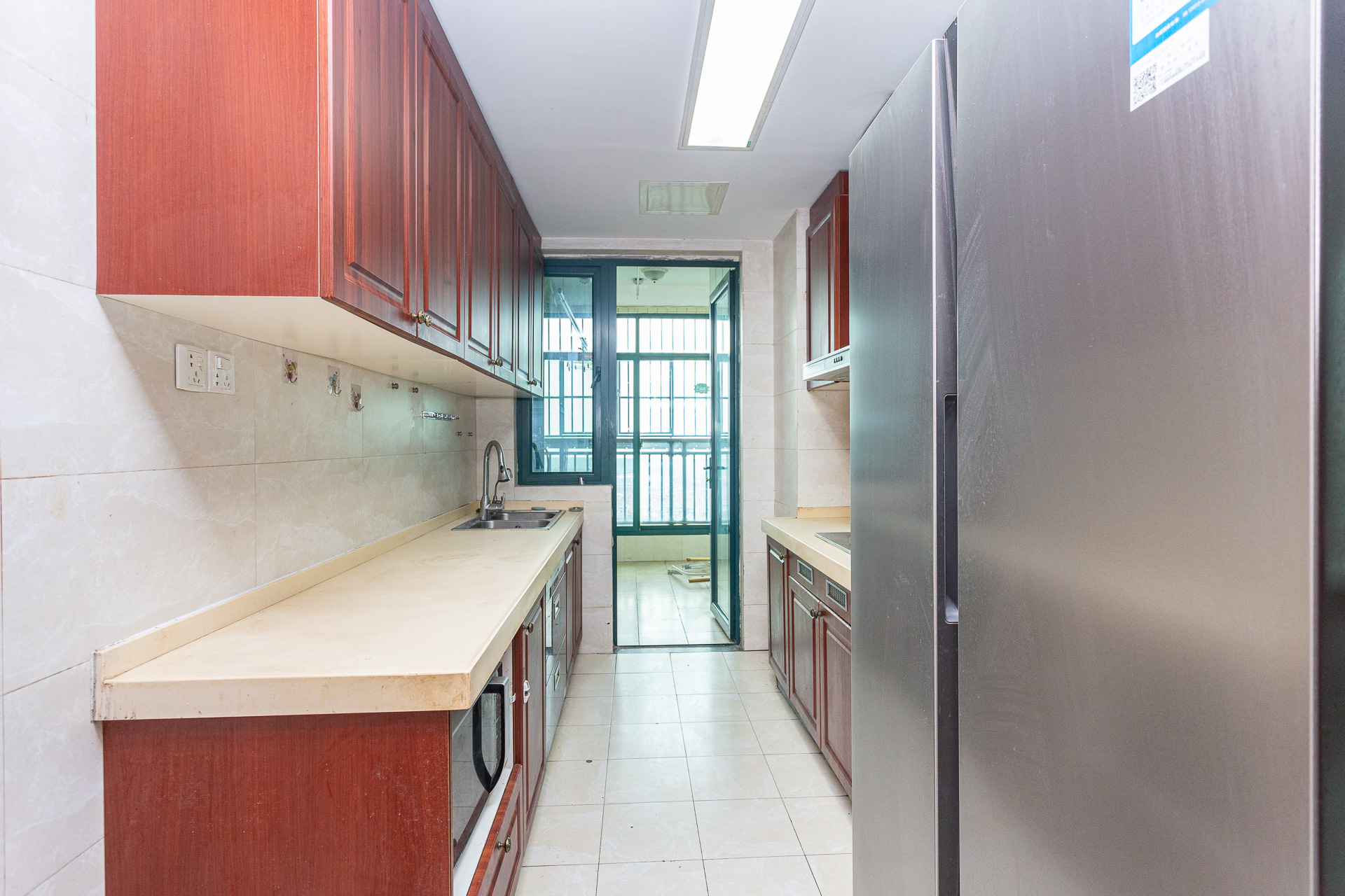 恒大名都 3室2厅2卫 100.0万 恒大名都 3室2厅2卫 100.0万厨房