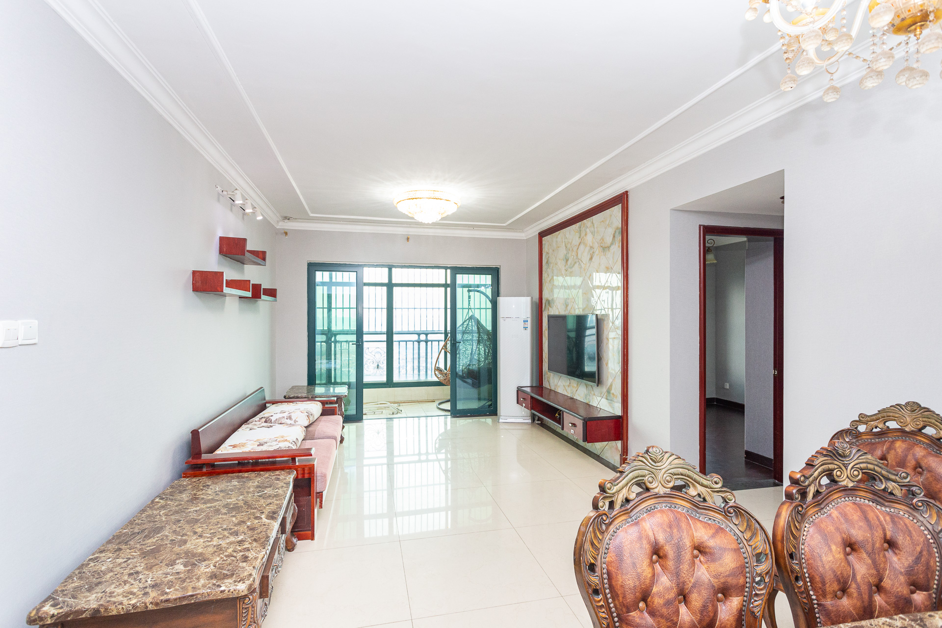 恒大名都 3室2厅2卫 100.0万 恒大名都 3室2厅2卫 100.0万客厅