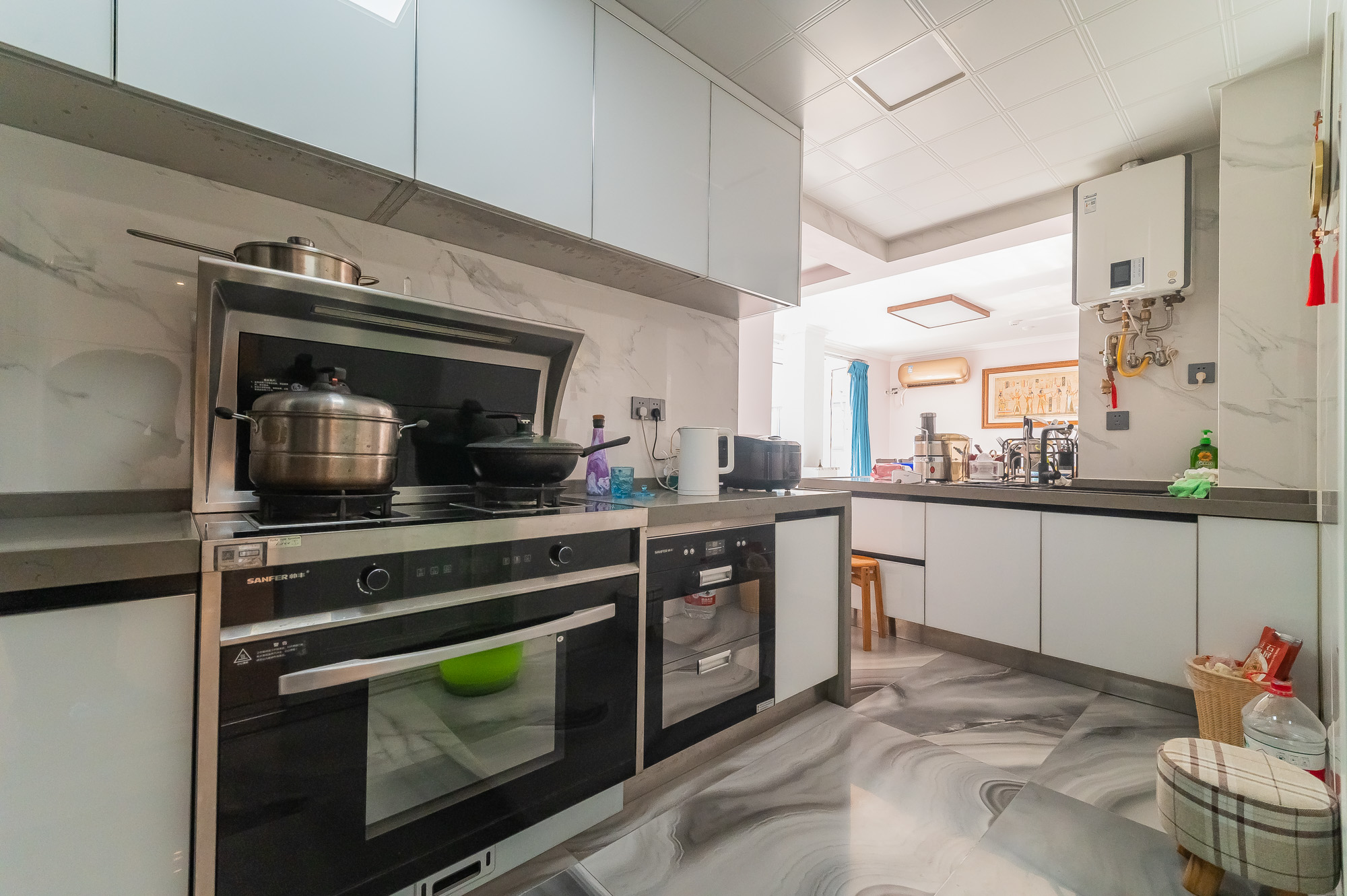 碧桂园威尼斯城 5室4厅5卫 396.0万 碧桂园威尼斯城 5室4厅5卫 396.0万厨房