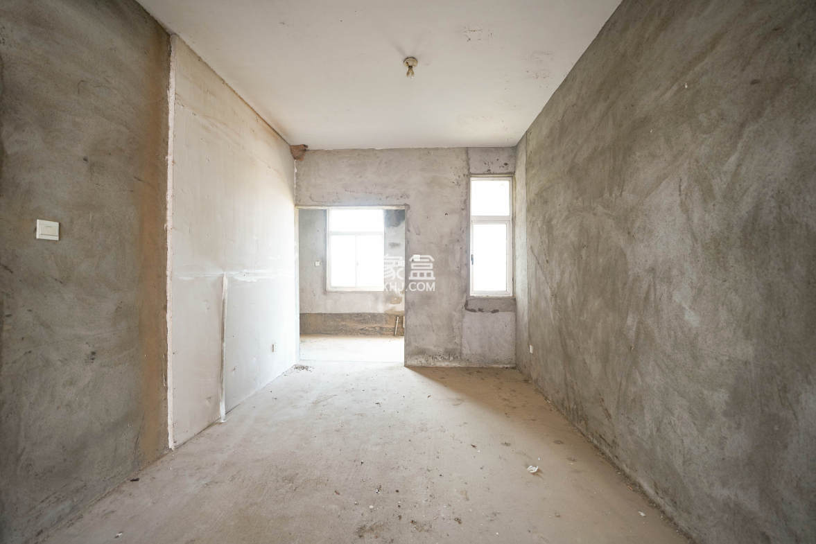 德泽苑  4室2厅2卫    78.0万 德泽苑  4室2厅2卫    78.0万客厅