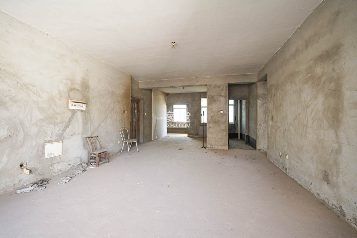 德泽苑  4室2厅2卫    78.0万 德泽苑  4室2厅2卫    78.0万客厅