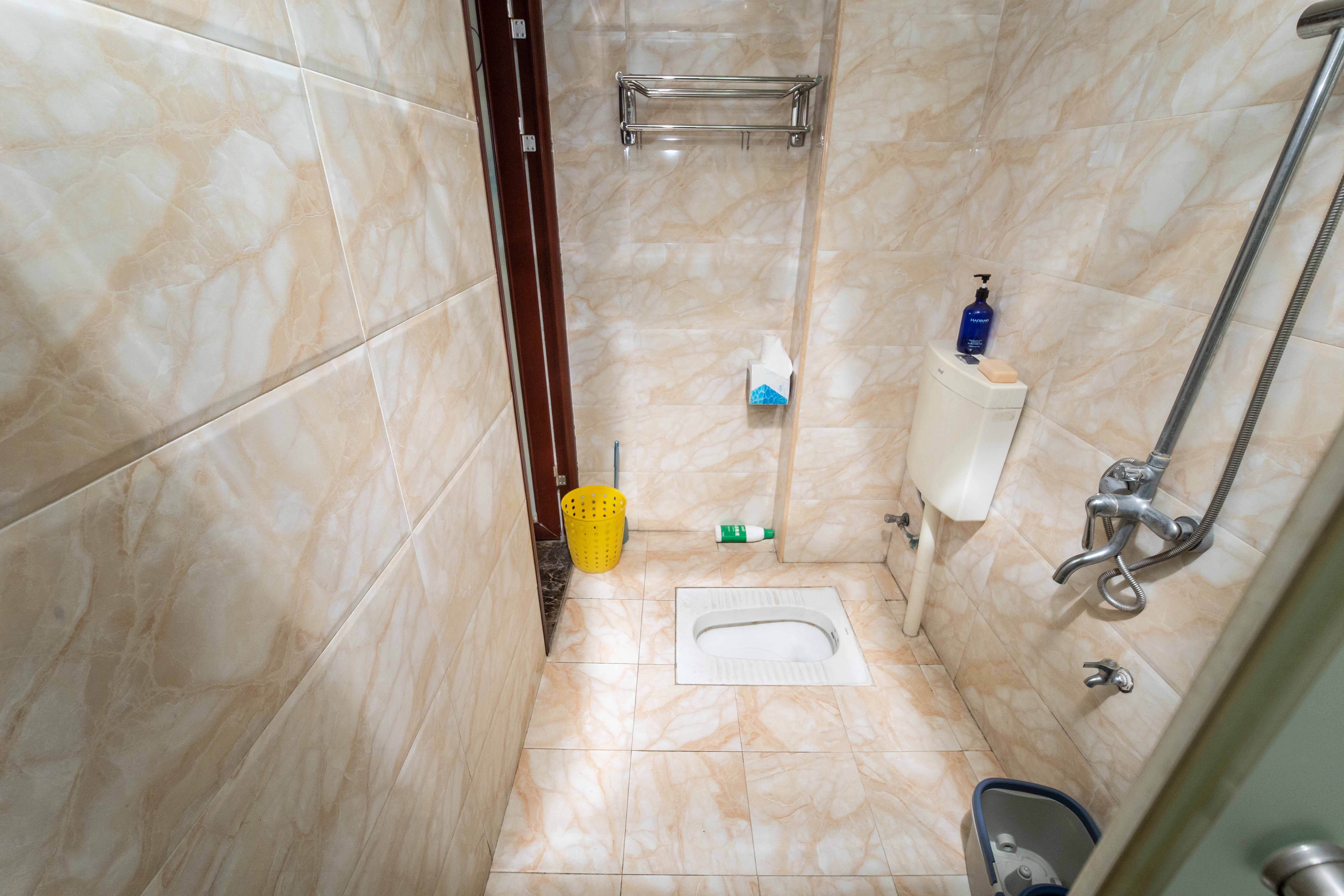 百纳广场(百纳公寓) 3室2厅1卫 88.0万 百纳广场(百纳公寓) 3室2厅1卫 88.0万卫生间