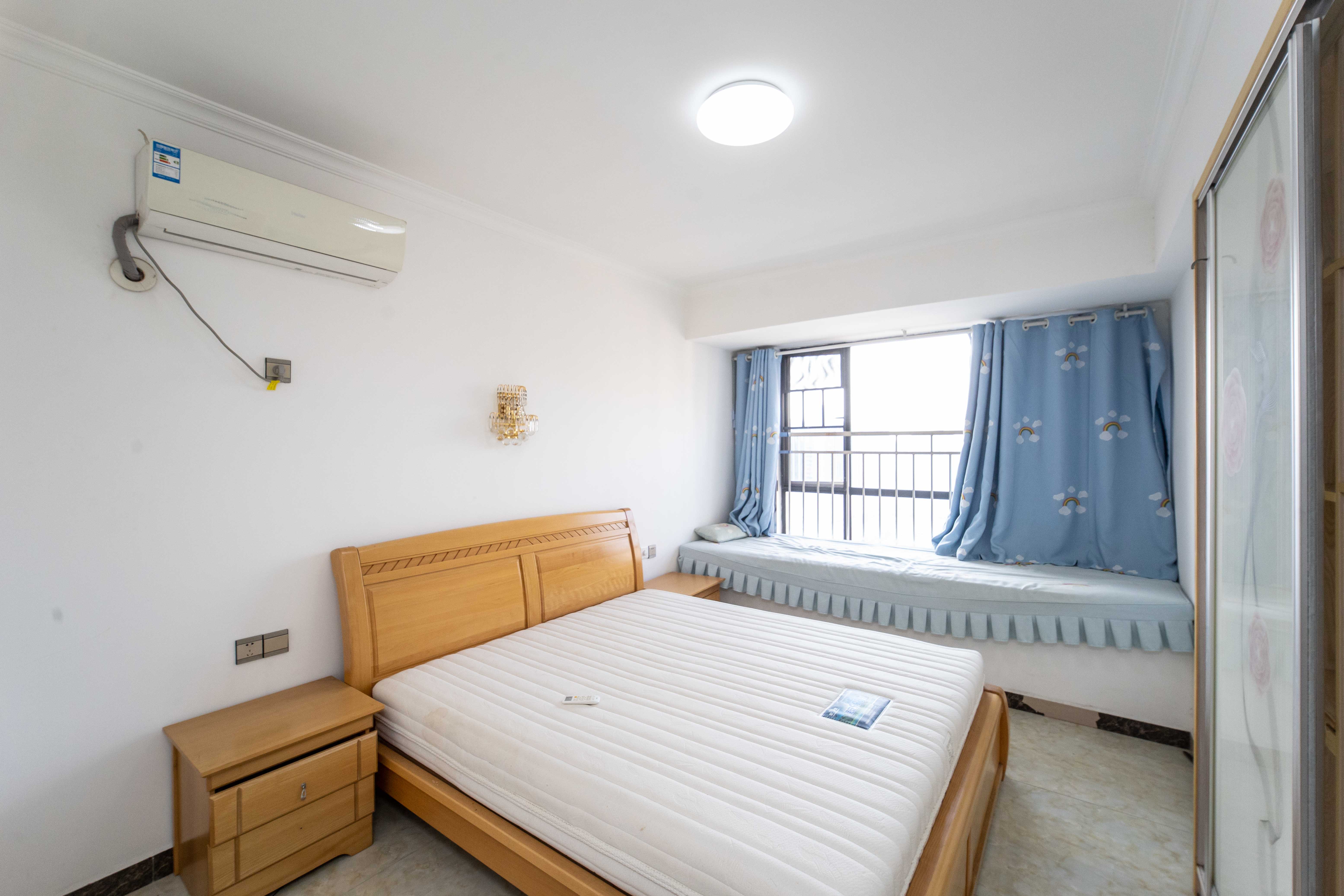 百纳广场(百纳公寓) 3室2厅1卫 88.0万 百纳广场(百纳公寓) 3室2厅1卫 88.0万卧室