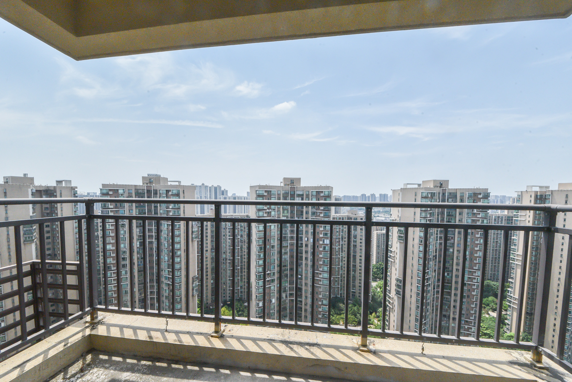 保利大都汇一期、二期 3室2厅2卫 82.0万 保利大都汇一期、二期 3室2厅2卫 82.0万阳台