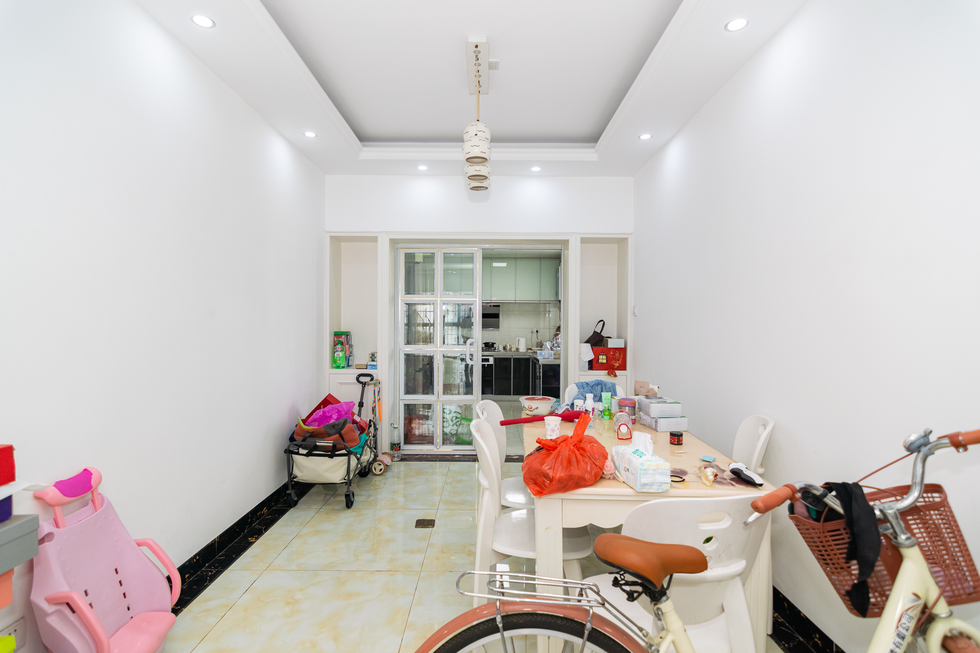 红建滨水铭城  4室2厅2卫    69.0万 红建滨水铭城  4室2厅2卫    69.0万客厅