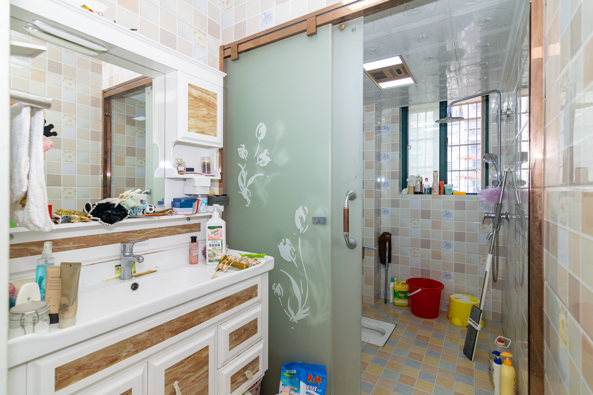 红建滨水铭城  4室2厅2卫    69.0万 红建滨水铭城  4室2厅2卫    69.0万卫生间