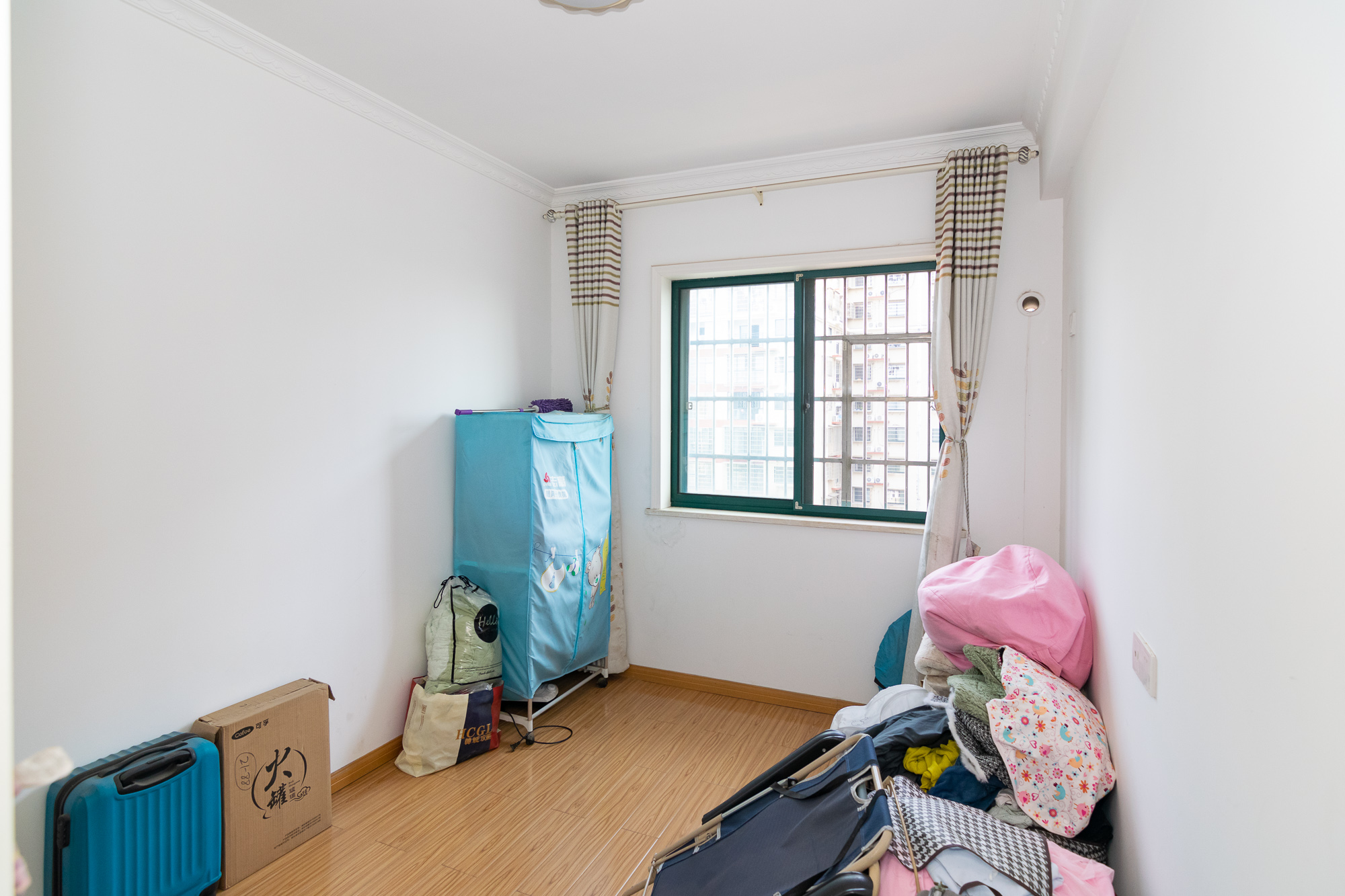 红建滨水铭城  4室2厅2卫    69.0万 红建滨水铭城  4室2厅2卫    69.0万卧室