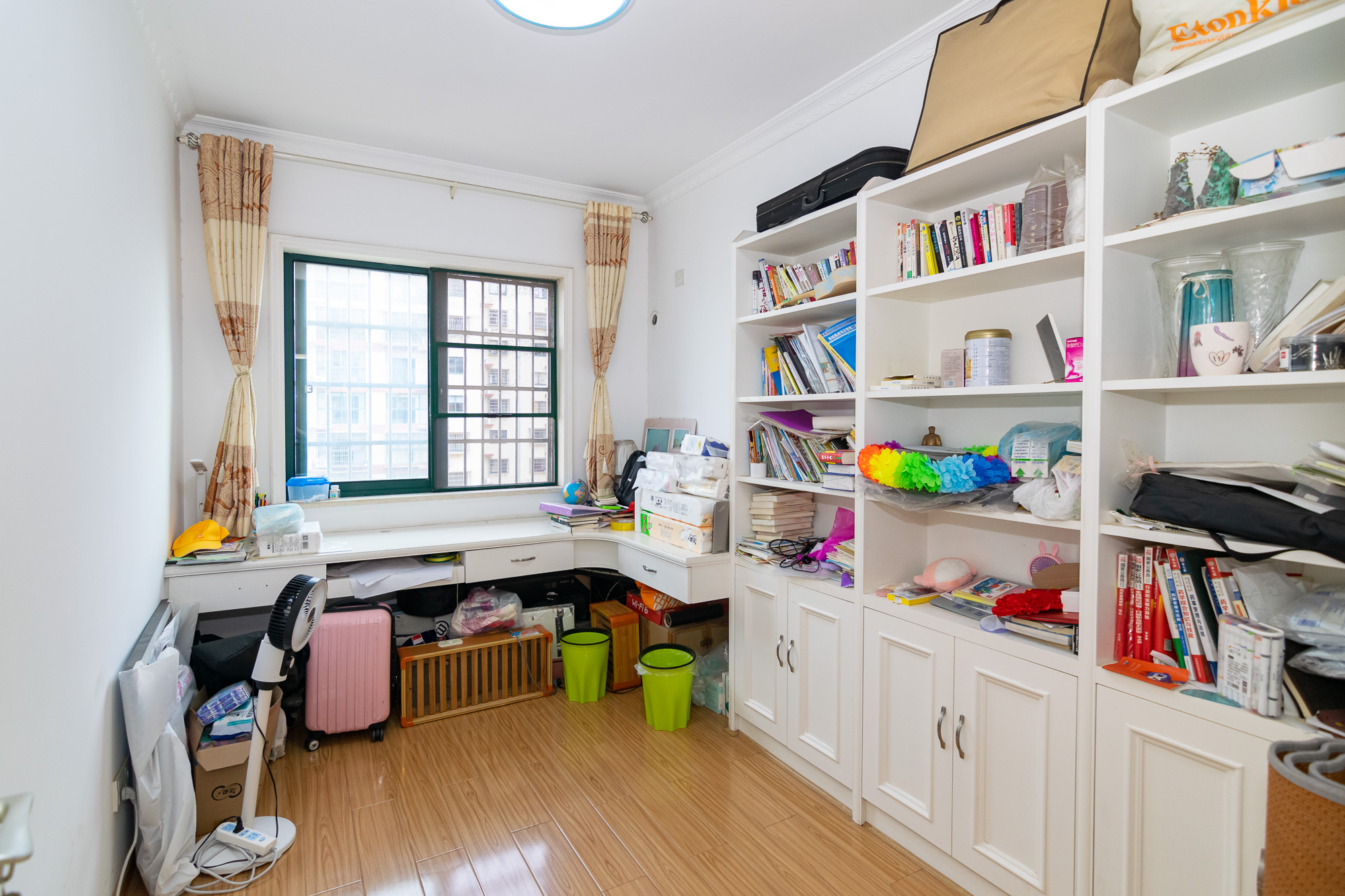 红建滨水铭城  4室2厅2卫    69.0万 红建滨水铭城  4室2厅2卫    69.0万卧室