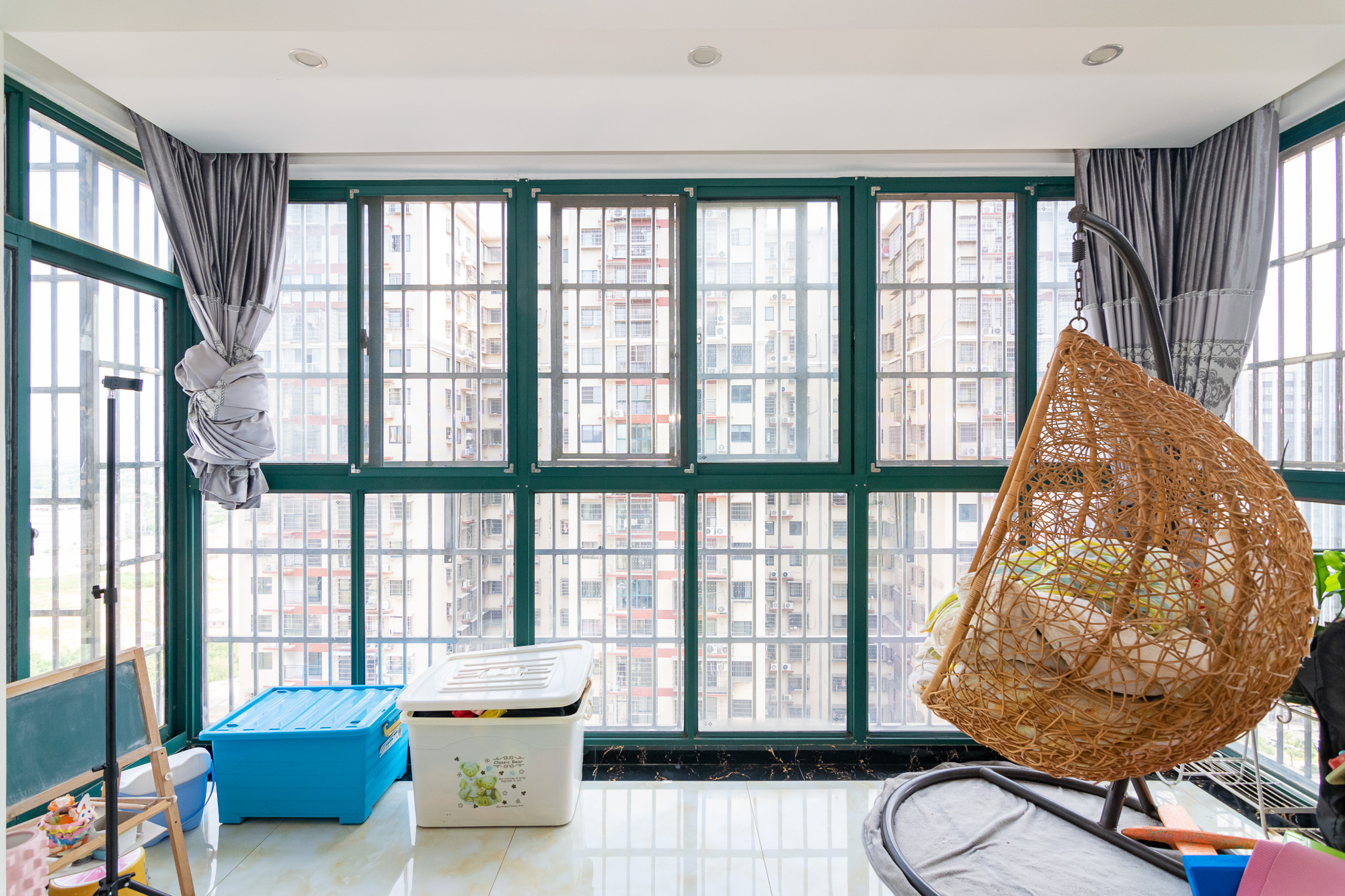 红建滨水铭城  4室2厅2卫    69.0万 红建滨水铭城  4室2厅2卫    69.0万阳台