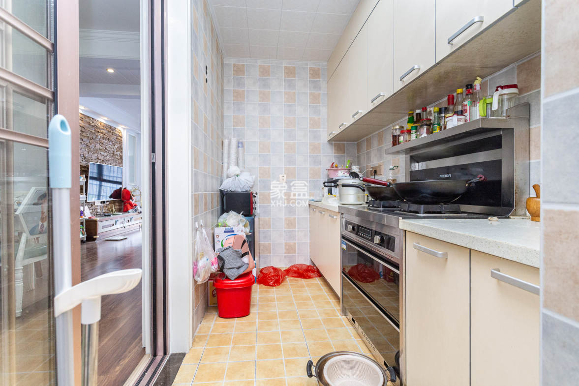 润和又一城 3室2厅2卫 103.8万 润和又一城 3室2厅2卫 103.8万厨房