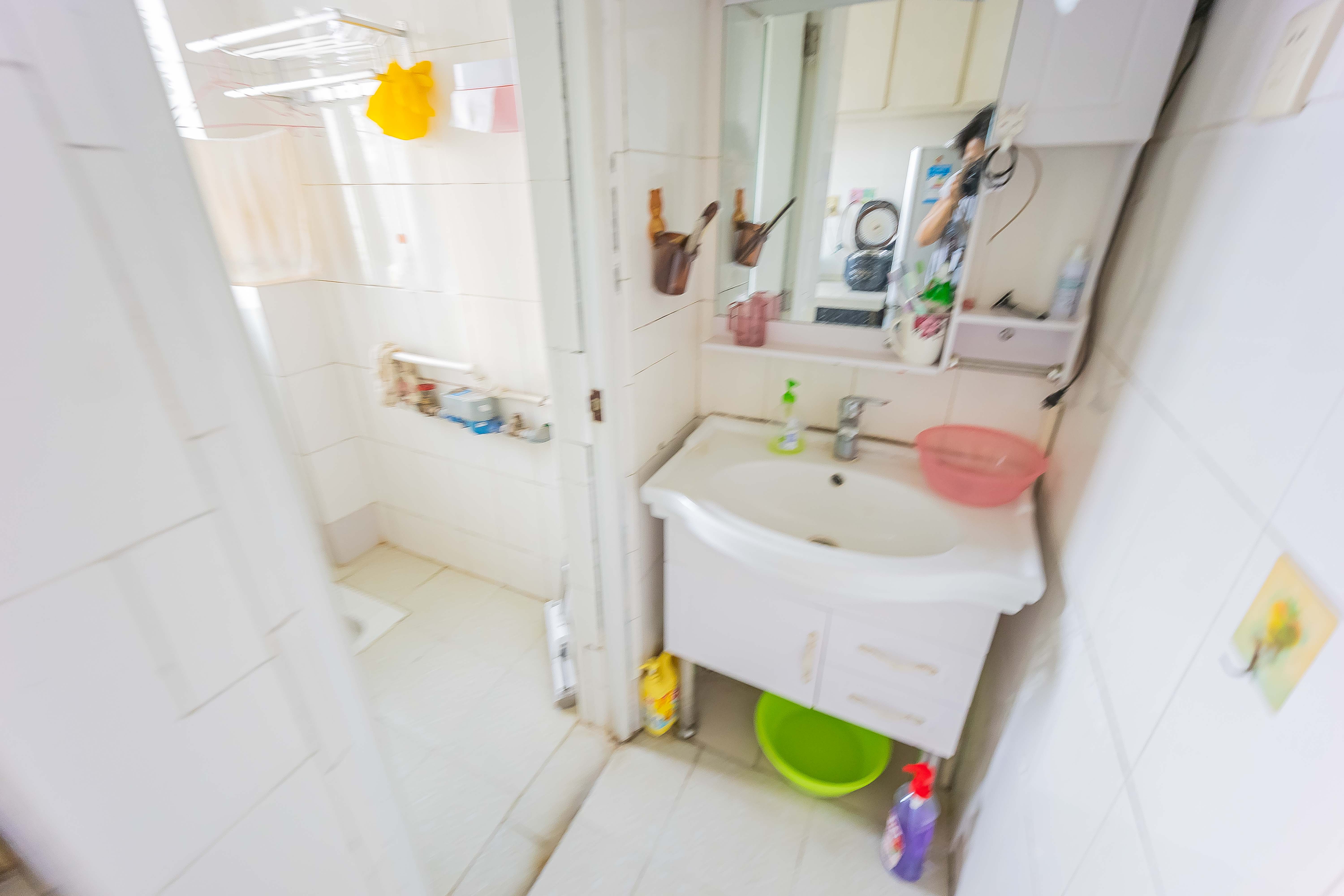 东塘电力院 2室1厅1卫 60.0万 东塘电力院 2室1厅1卫 60.0万卫生间