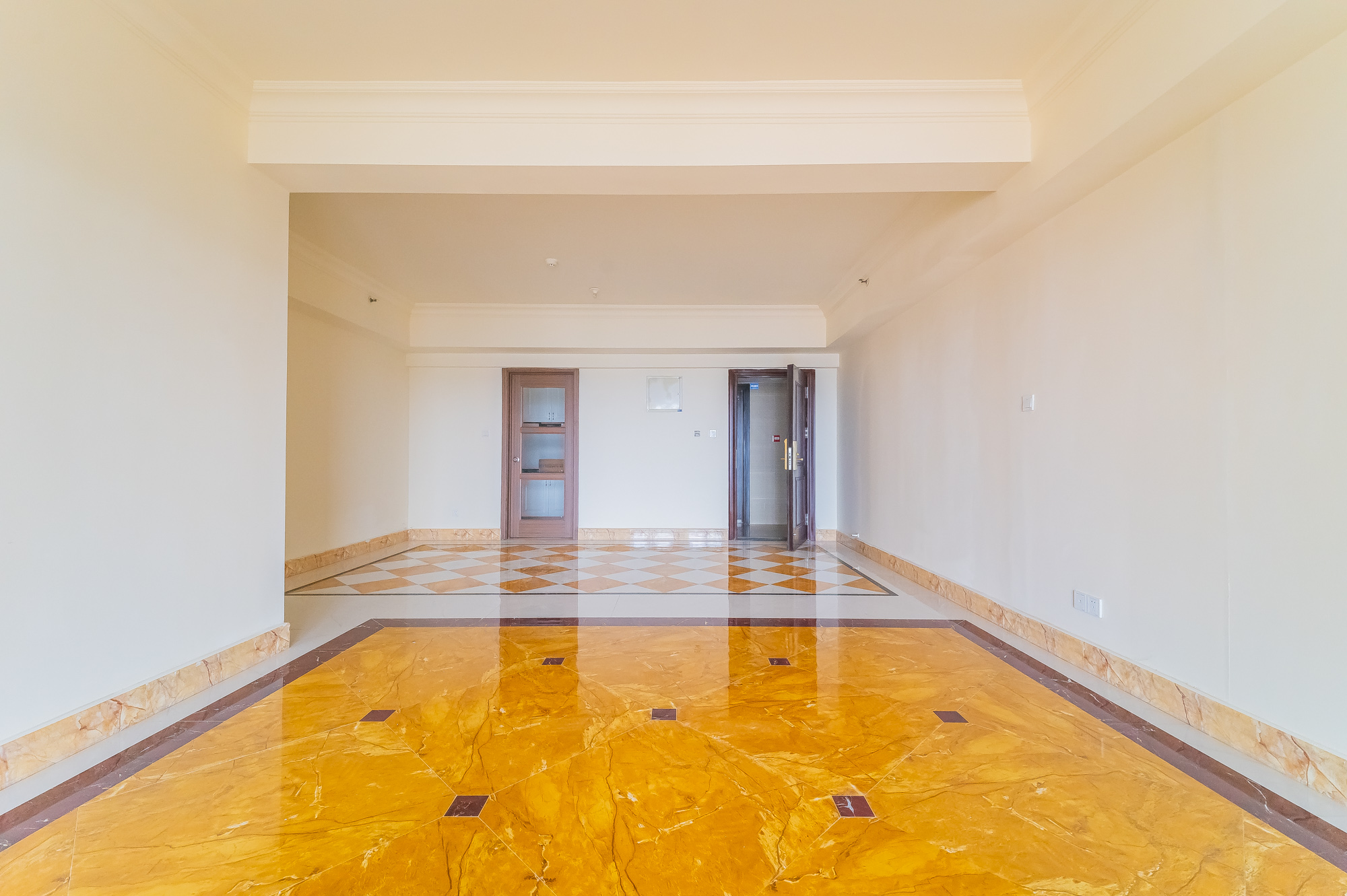 碧桂园威尼斯城 3室2厅2卫 109.5万 碧桂园威尼斯城 3室2厅2卫 109.5万客厅