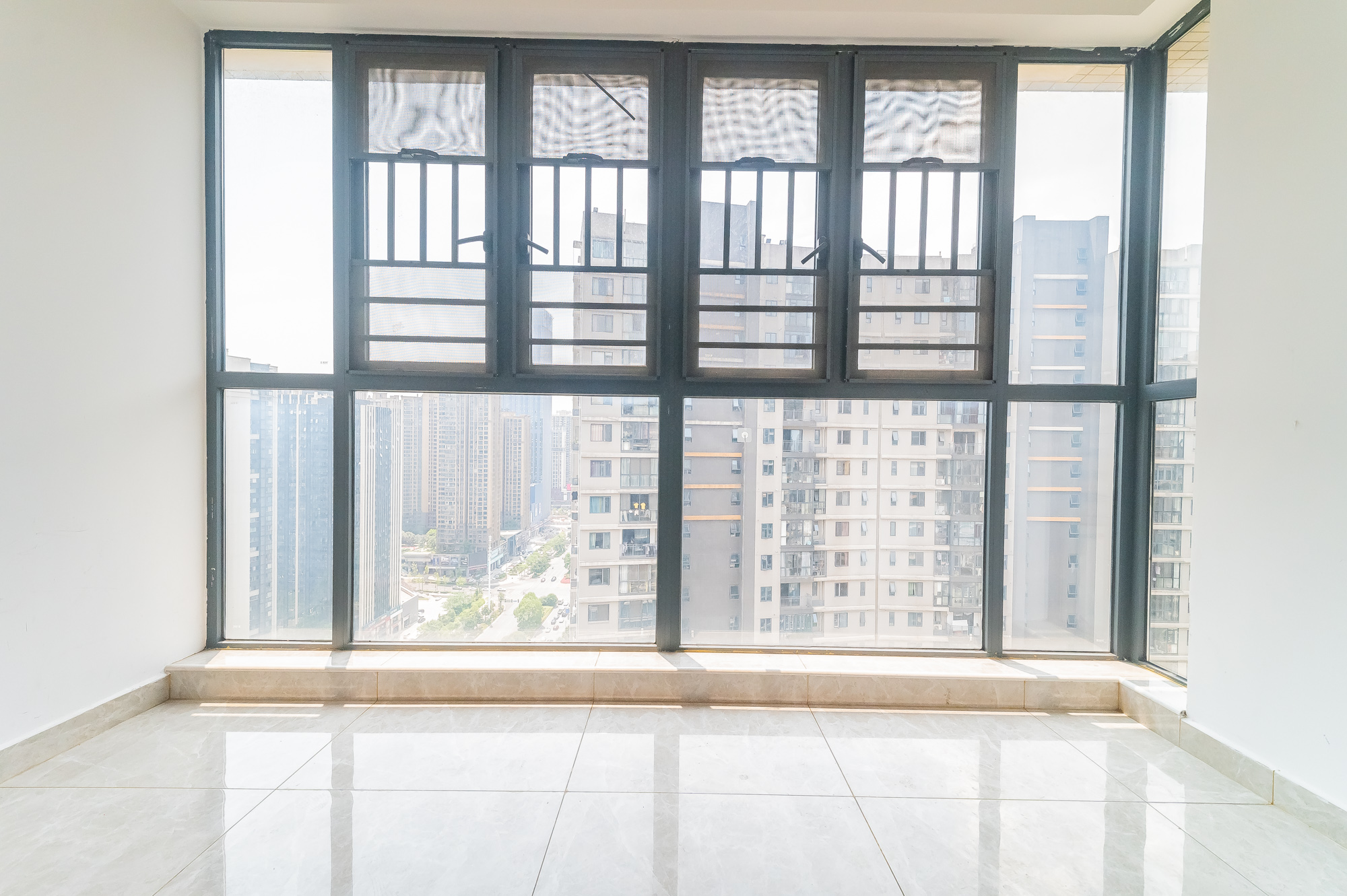 恒基凯旋门三期 3室2厅2卫 116.8万 恒基凯旋门三期 3室2厅2卫 116.8万阳台