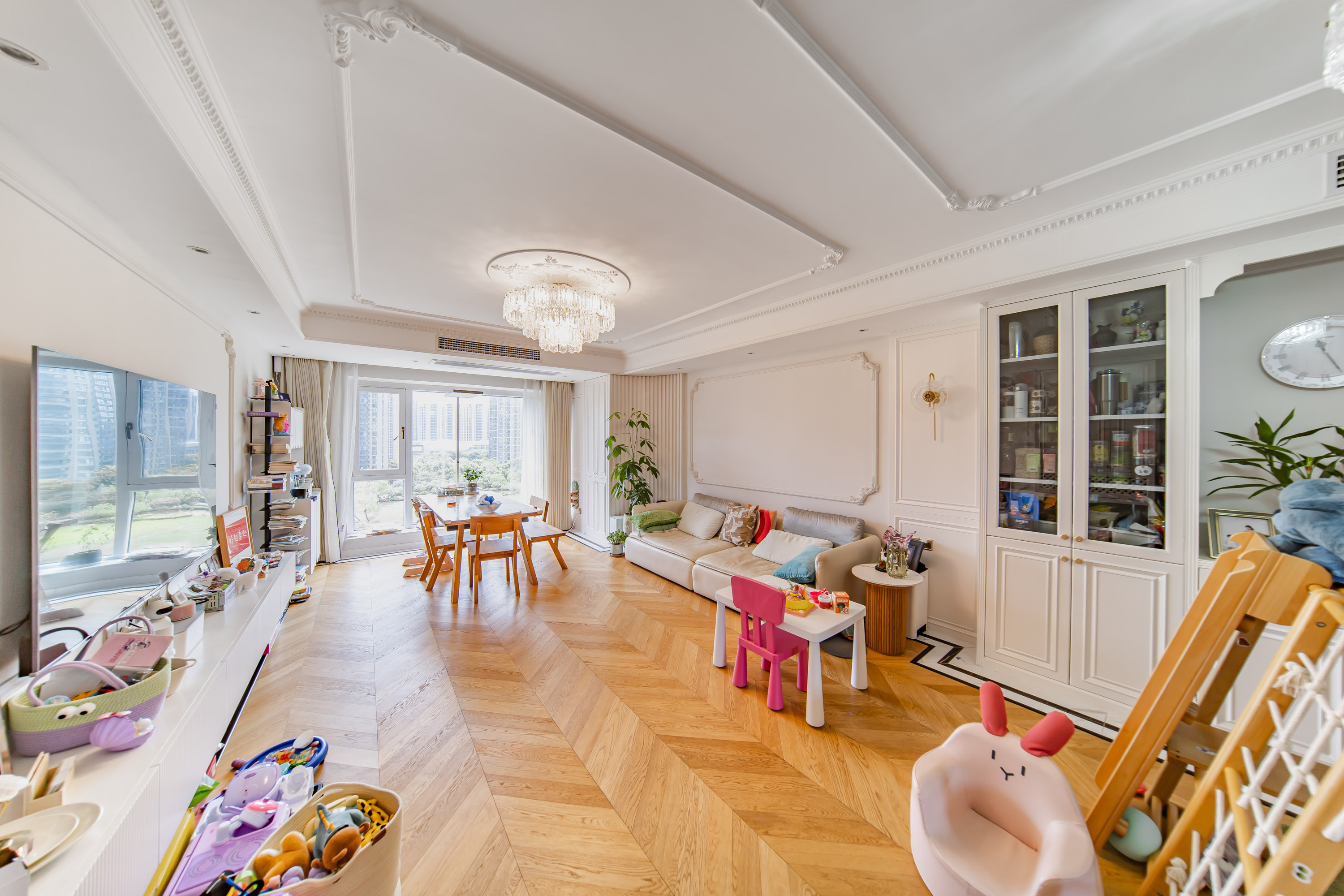 兰亭湾畔 4室2厅2卫 195.0万 兰亭湾畔 4室2厅2卫 195.0万客厅