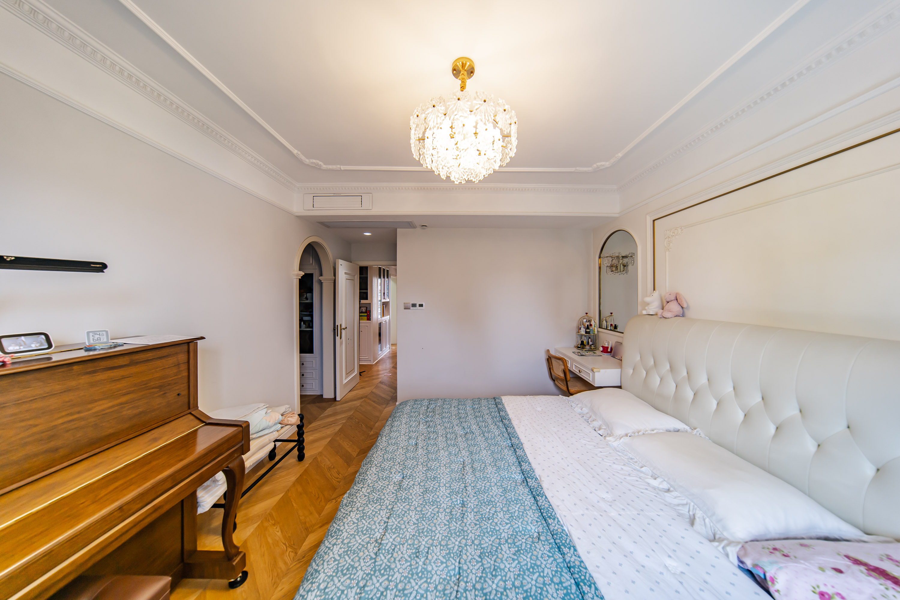 兰亭湾畔 4室2厅2卫 195.0万 兰亭湾畔 4室2厅2卫 195.0万卧室