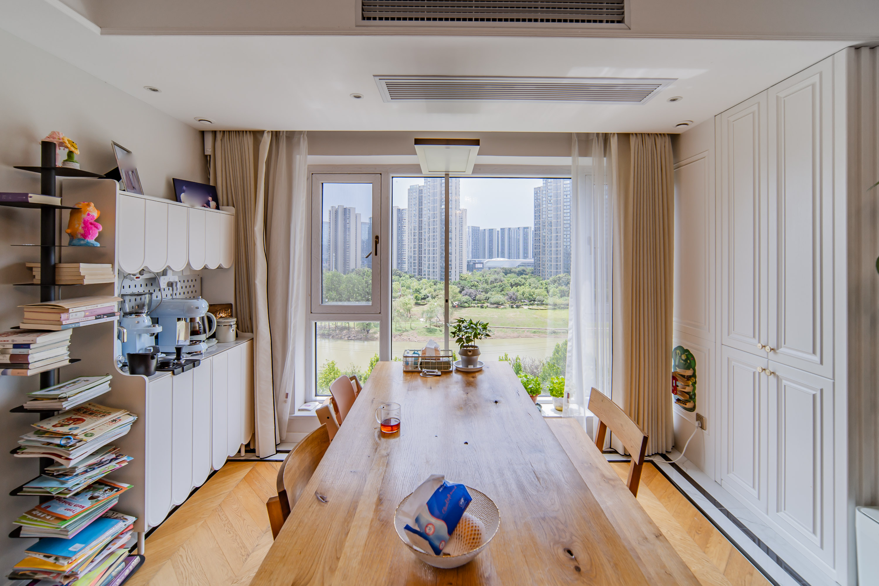 兰亭湾畔 4室2厅2卫 195.0万 兰亭湾畔 4室2厅2卫 195.0万阳台