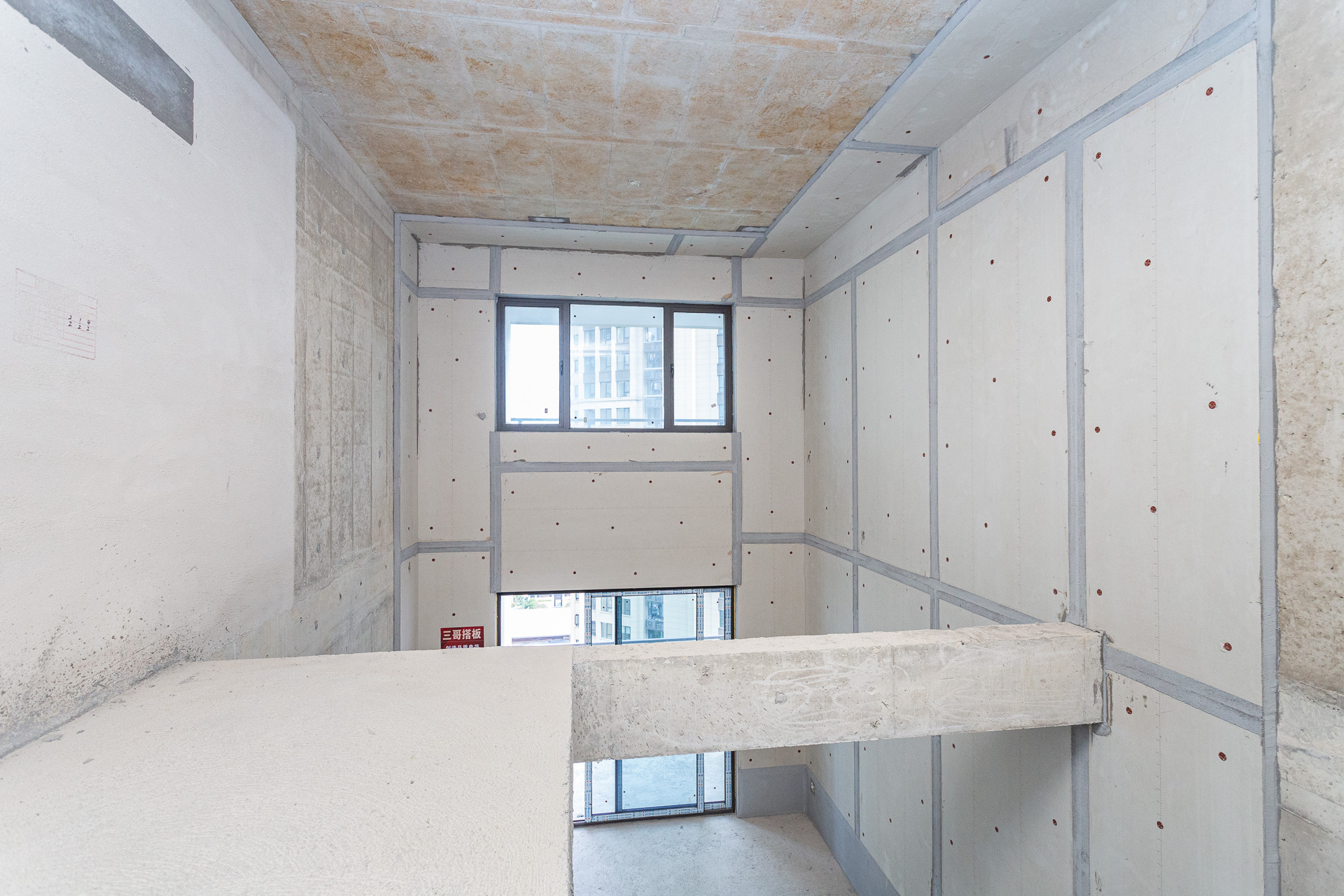 润和湘江天地D区  4室2厅2卫    130.0万 润和湘江天地D区  4室2厅2卫    130.0万客厅