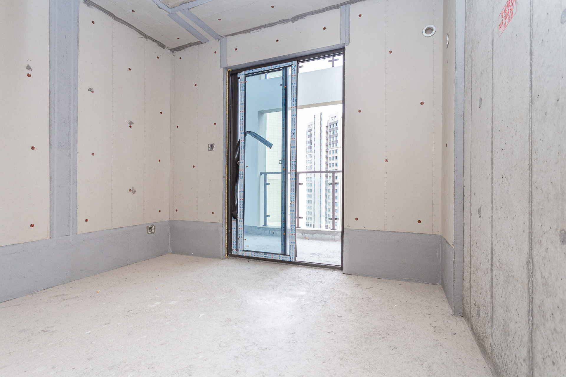 润和湘江天地D区  4室2厅2卫    130.0万 润和湘江天地D区  4室2厅2卫    130.0万卧室