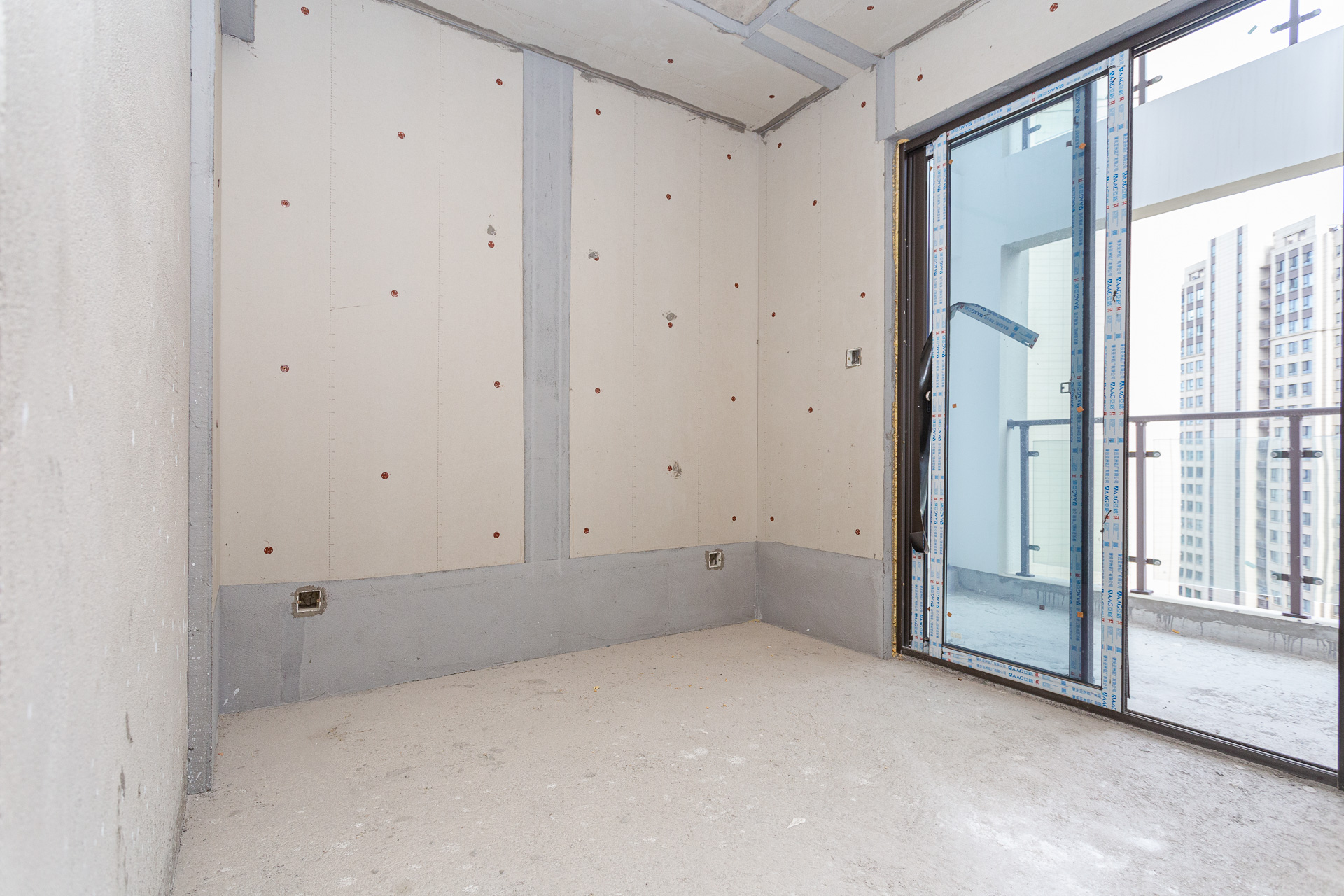 润和湘江天地D区  4室2厅2卫    130.0万 润和湘江天地D区  4室2厅2卫    130.0万卧室