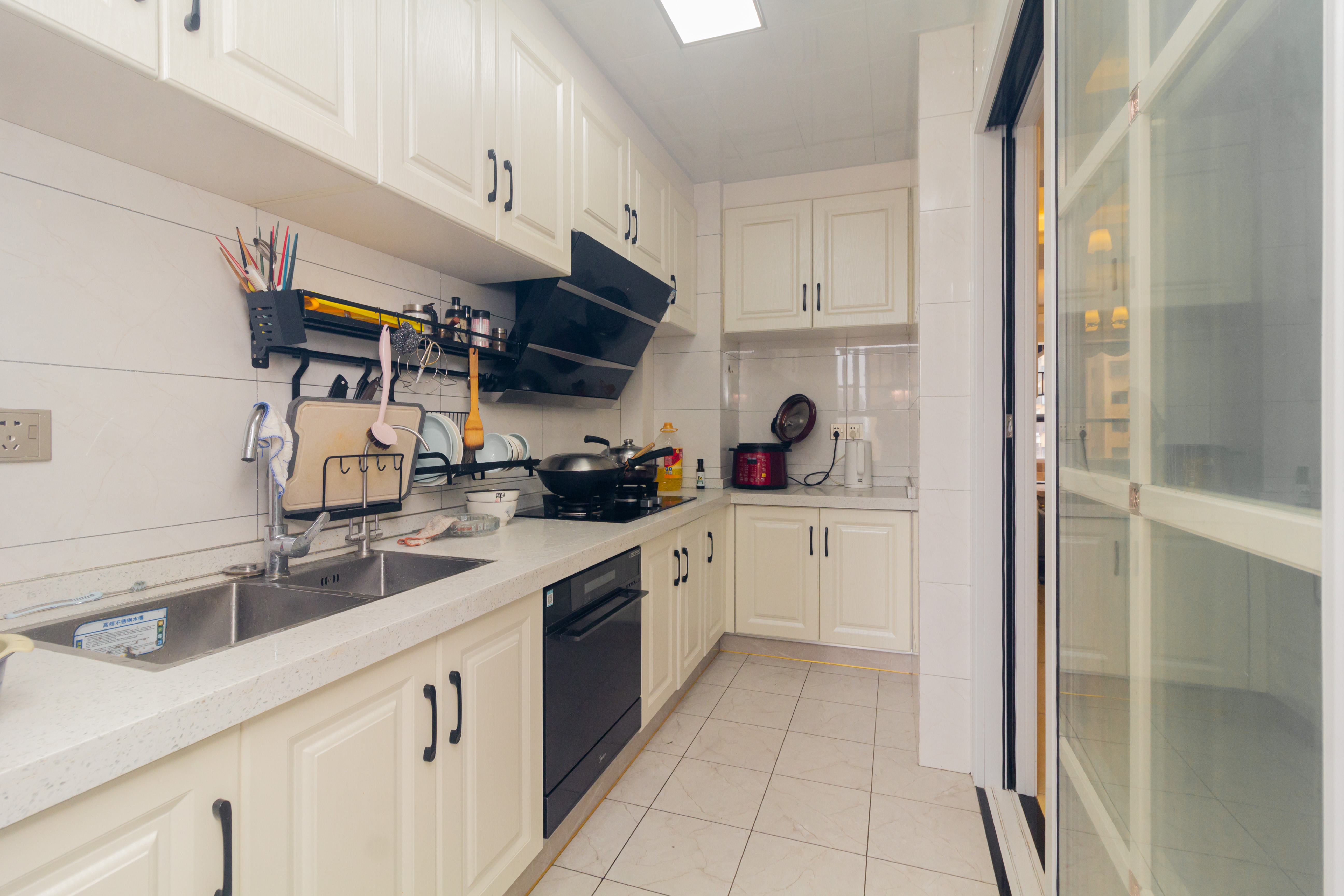 中国铁建国际城二期  4室2厅2卫    105.8万 中国铁建国际城二期  4室2厅2卫    105.8万厨房