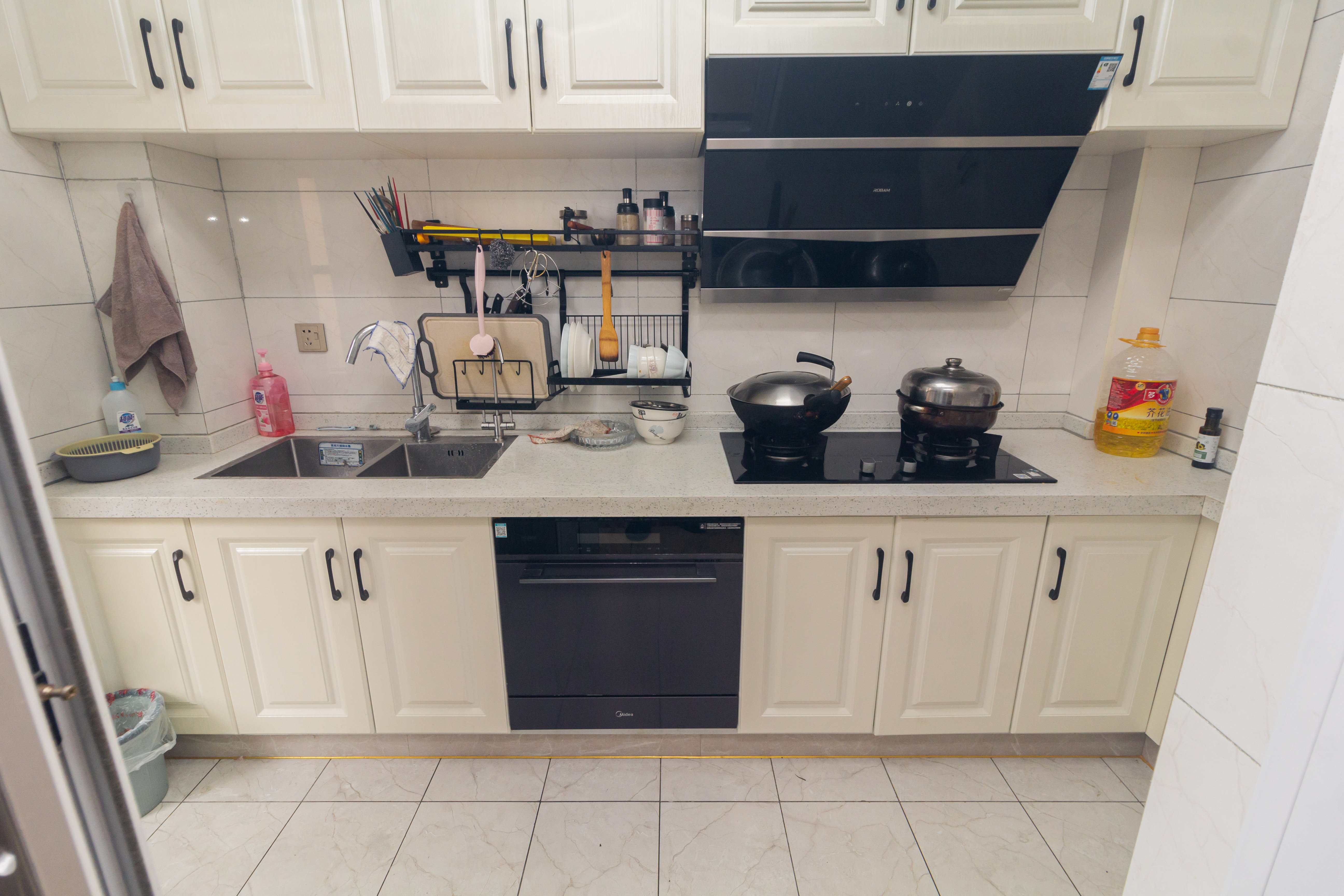 中国铁建国际城二期  4室2厅2卫    105.8万 中国铁建国际城二期  4室2厅2卫    105.8万厨房