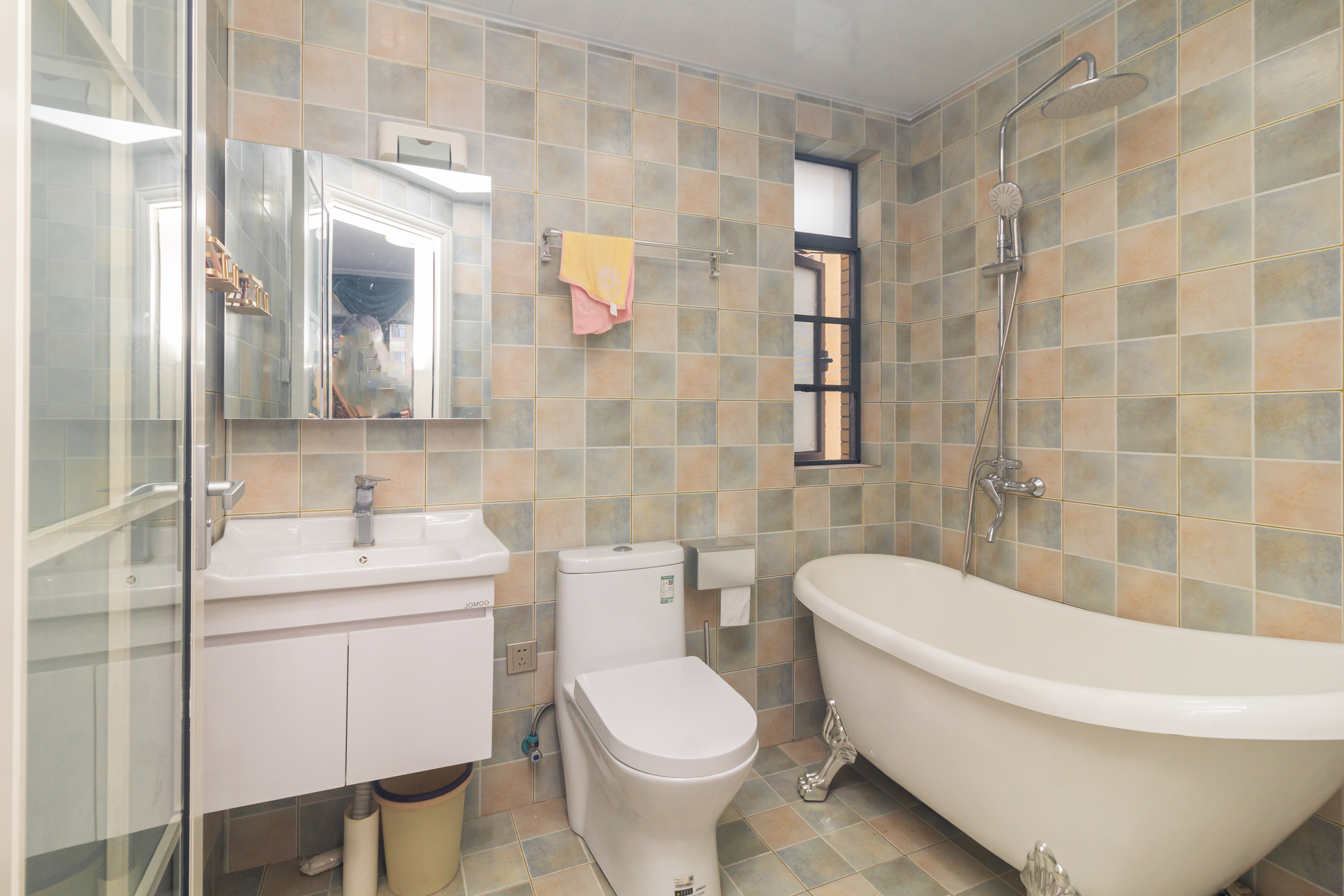 中国铁建国际城二期  4室2厅2卫    105.8万 中国铁建国际城二期  4室2厅2卫    105.8万卫生间