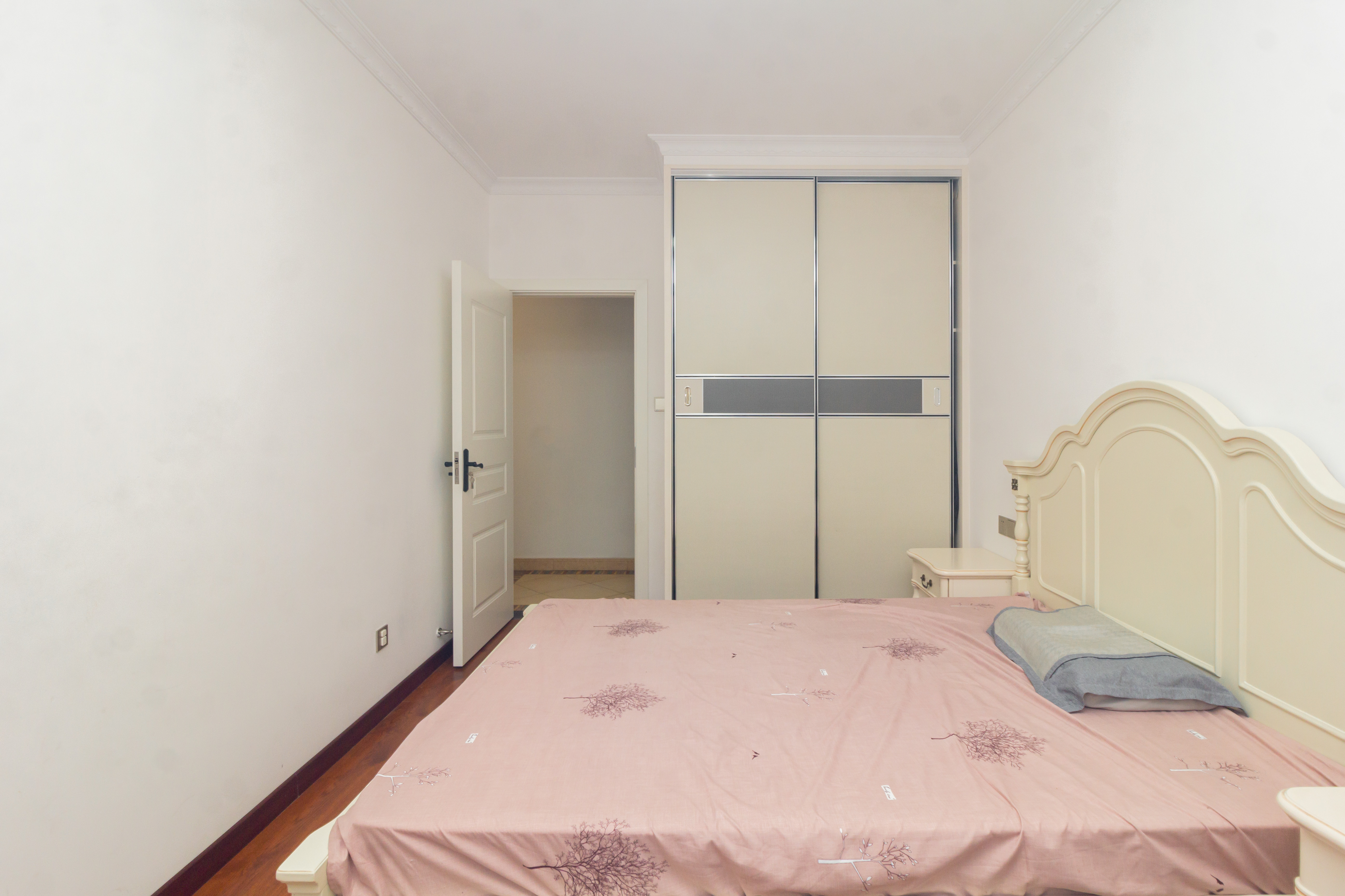 中国铁建国际城二期  4室2厅2卫    105.8万 中国铁建国际城二期  4室2厅2卫    105.8万卧室