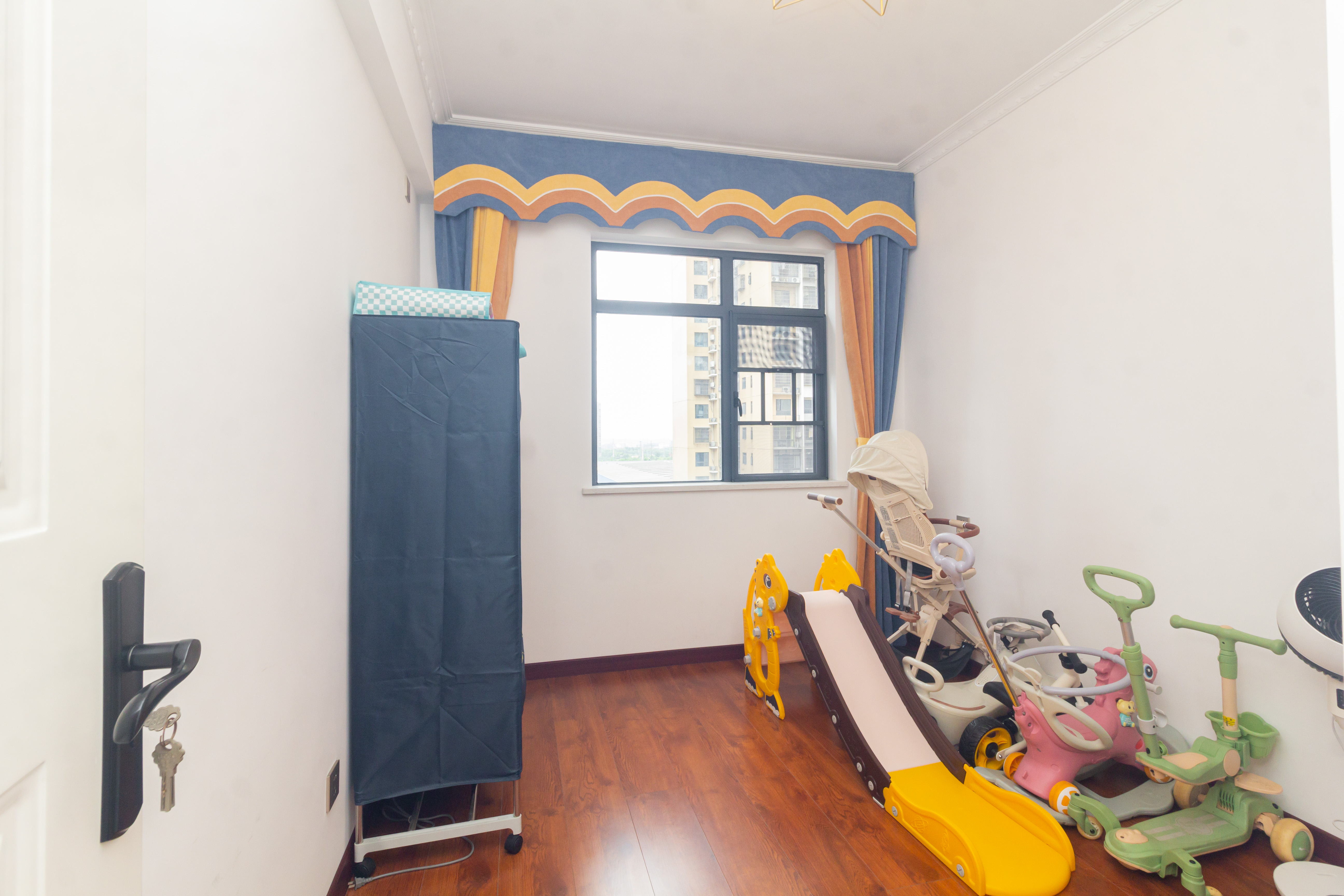 中国铁建国际城二期  4室2厅2卫    105.8万 中国铁建国际城二期  4室2厅2卫    105.8万卧室