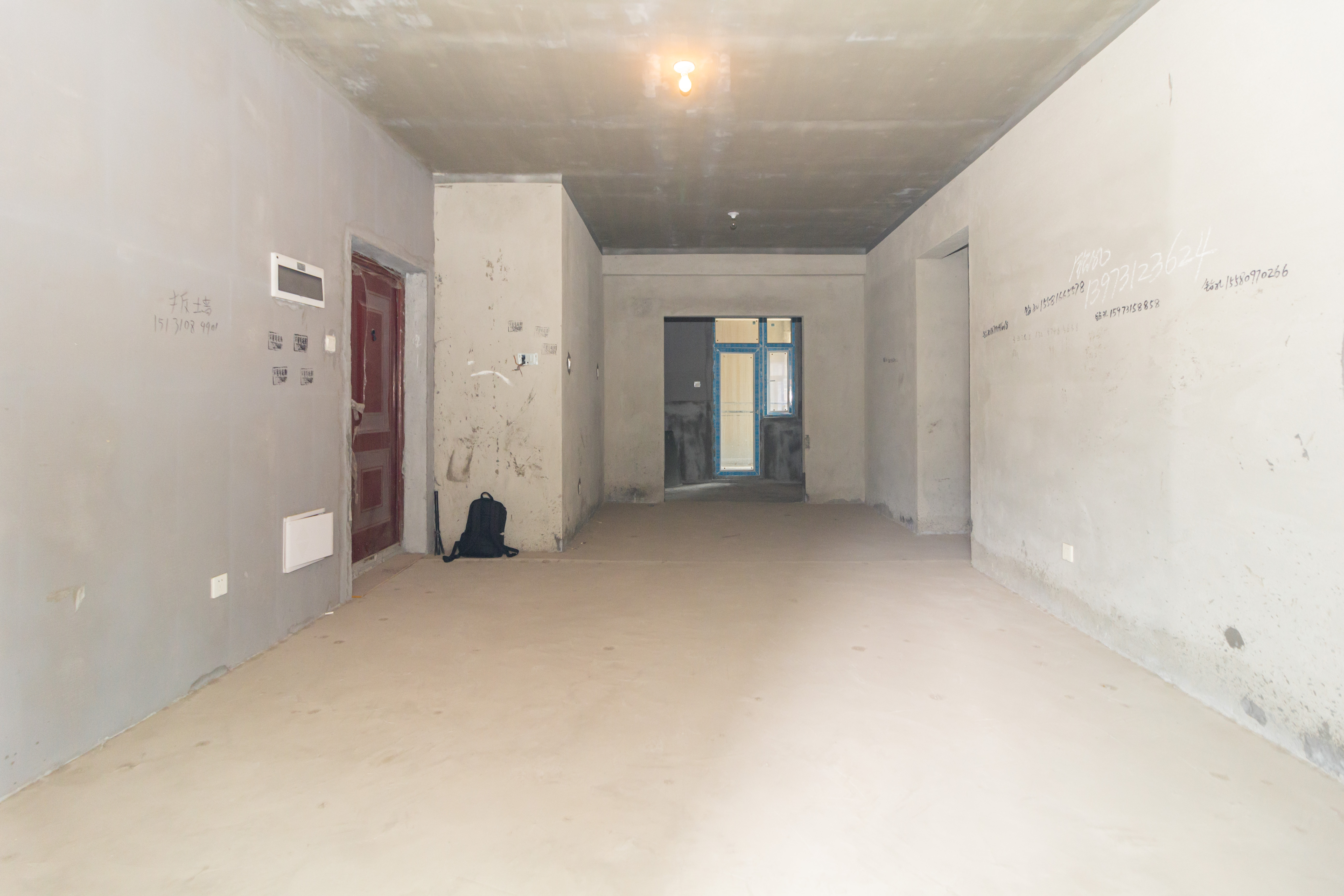 辉煌国际城二期 4室2厅2卫 108.0万 辉煌国际城二期 4室2厅2卫 108.0万客厅