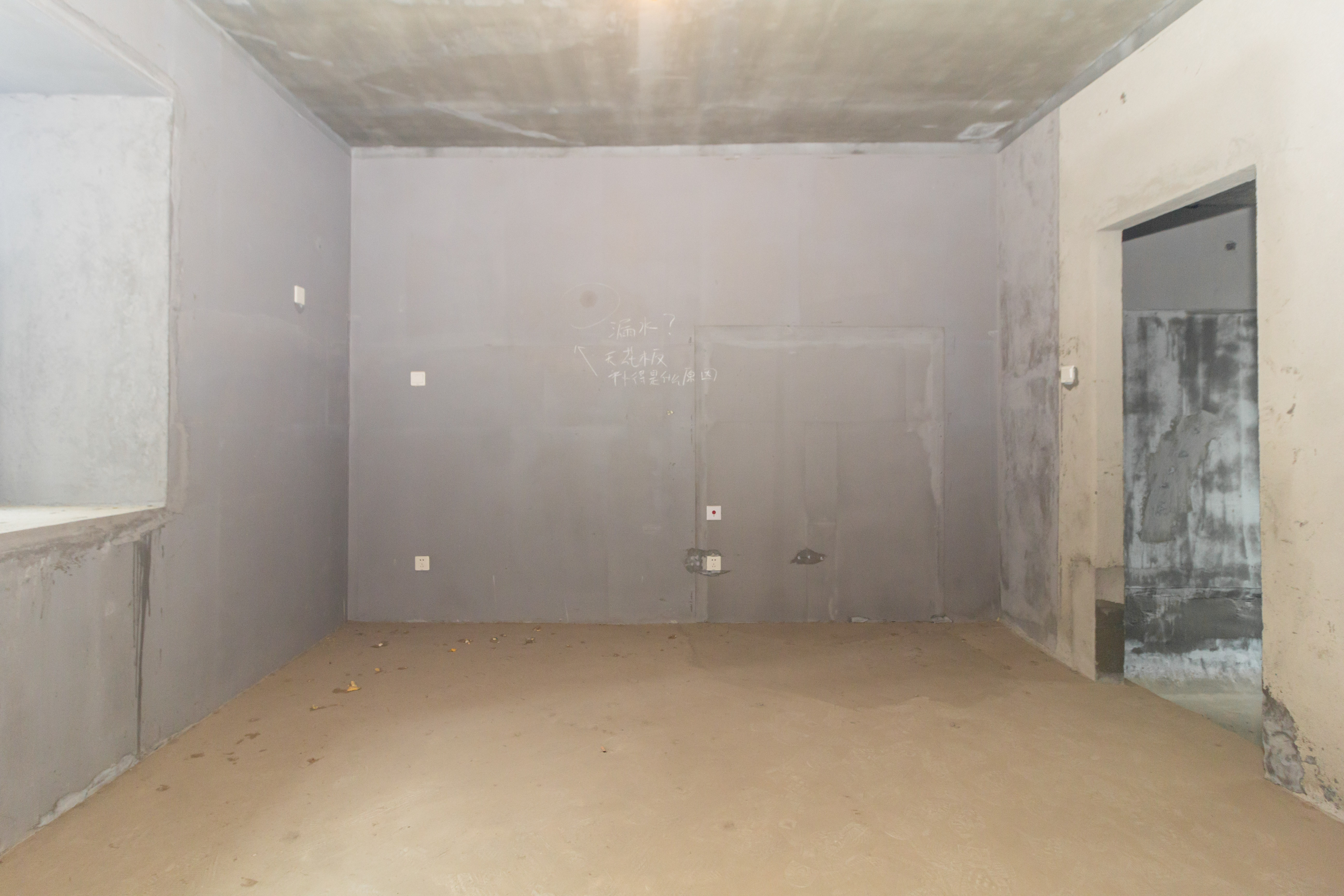 辉煌国际城二期 4室2厅2卫 108.0万 辉煌国际城二期 4室2厅2卫 108.0万卧室