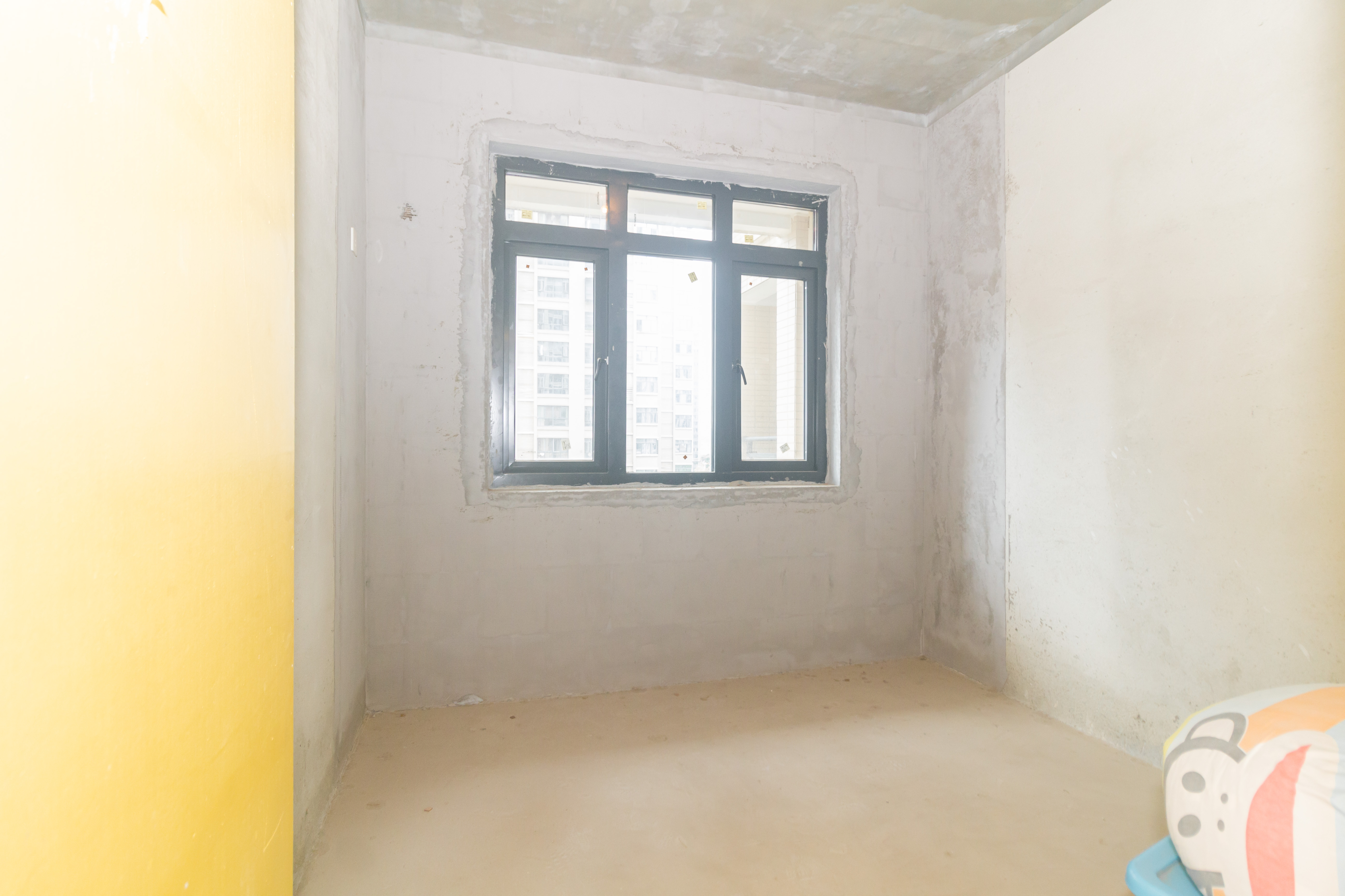 辉煌国际城二期 4室2厅2卫 108.0万 辉煌国际城二期 4室2厅2卫 108.0万卧室