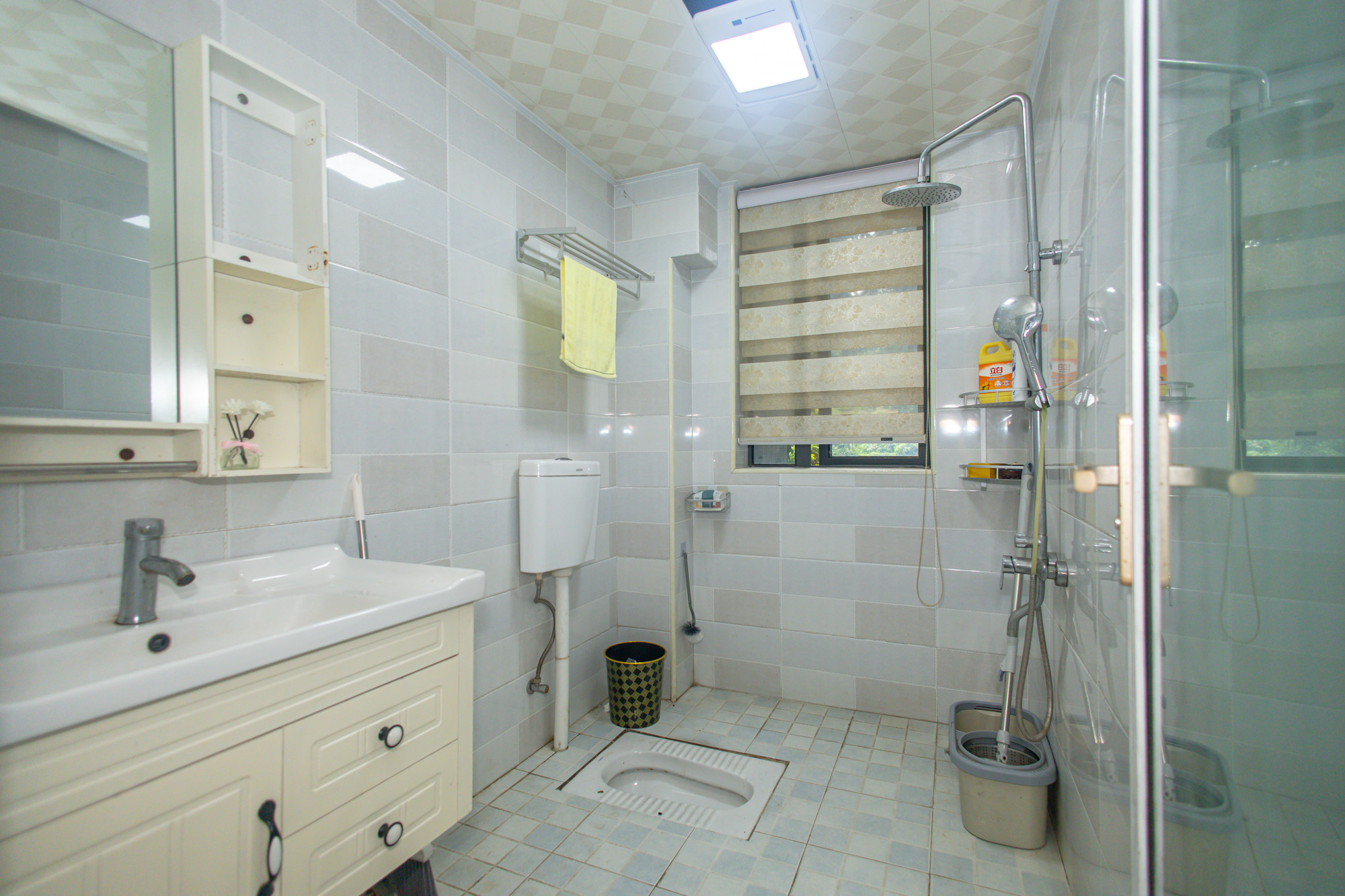 恒基凯旋门一二期 3室2厅1卫 65.00万 恒基凯旋门一二期 3室2厅1卫 65.00万卫生间