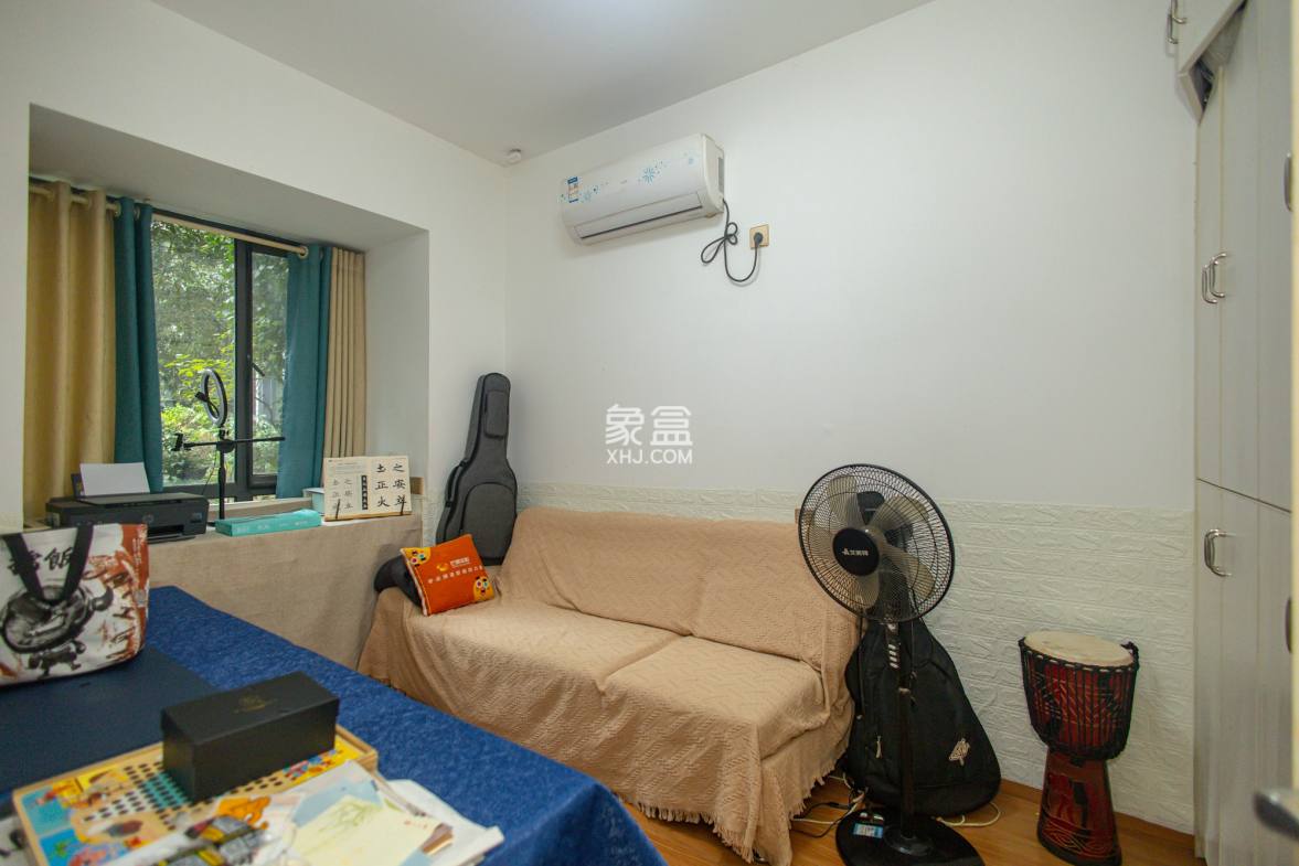 恒基凯旋门一二期 3室2厅1卫 65.00万 恒基凯旋门一二期 3室2厅1卫 65.00万卧室