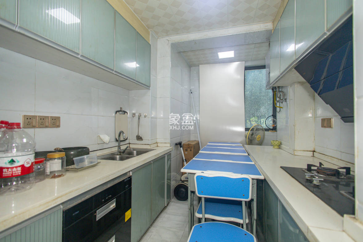 恒基凯旋门一二期 3室2厅1卫 65.00万 恒基凯旋门一二期 3室2厅1卫 65.00万卧室