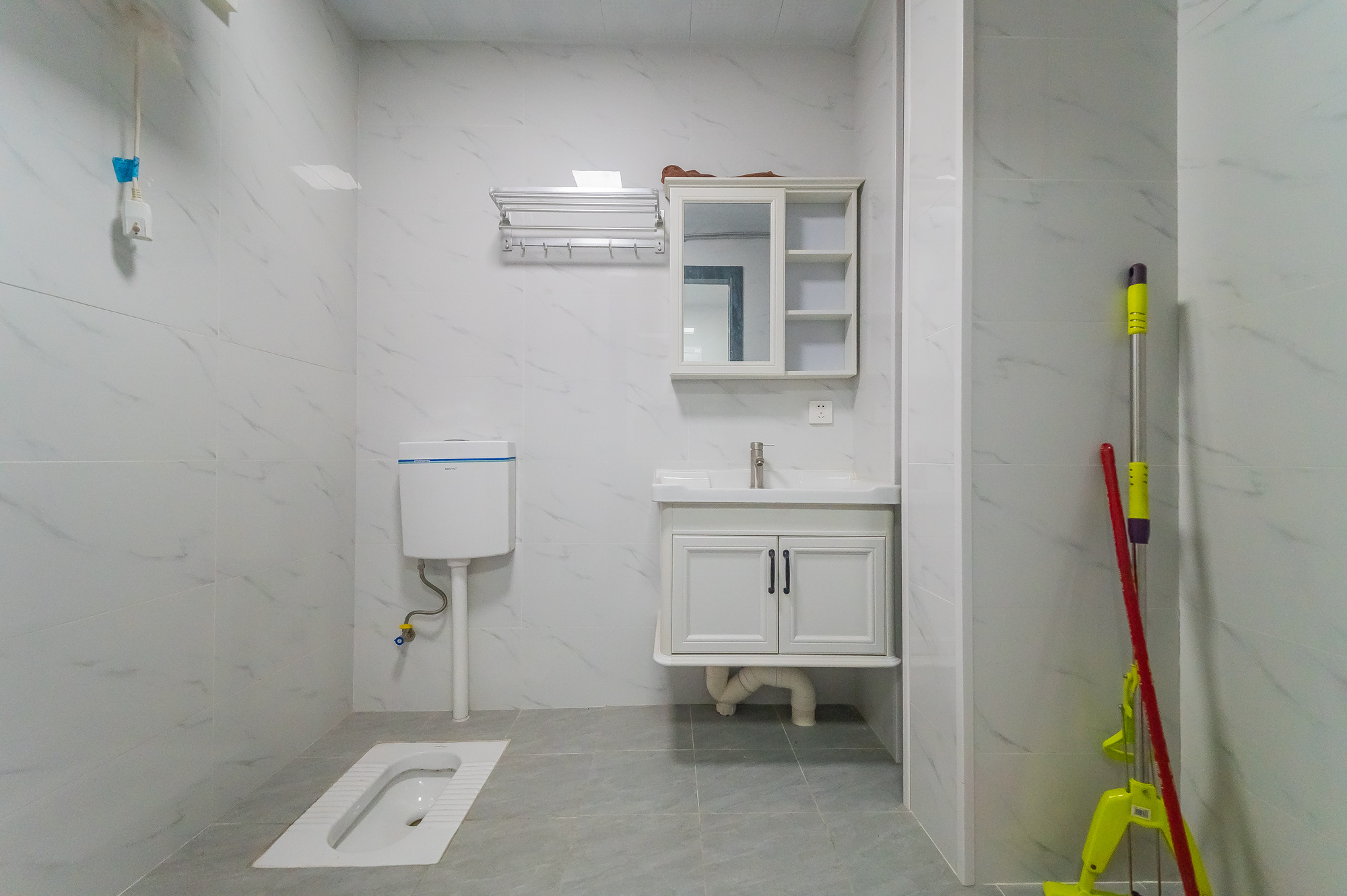 中建悦和城  1室1厅1卫    32.8万 中建悦和城  1室1厅1卫    32.8万卫生间