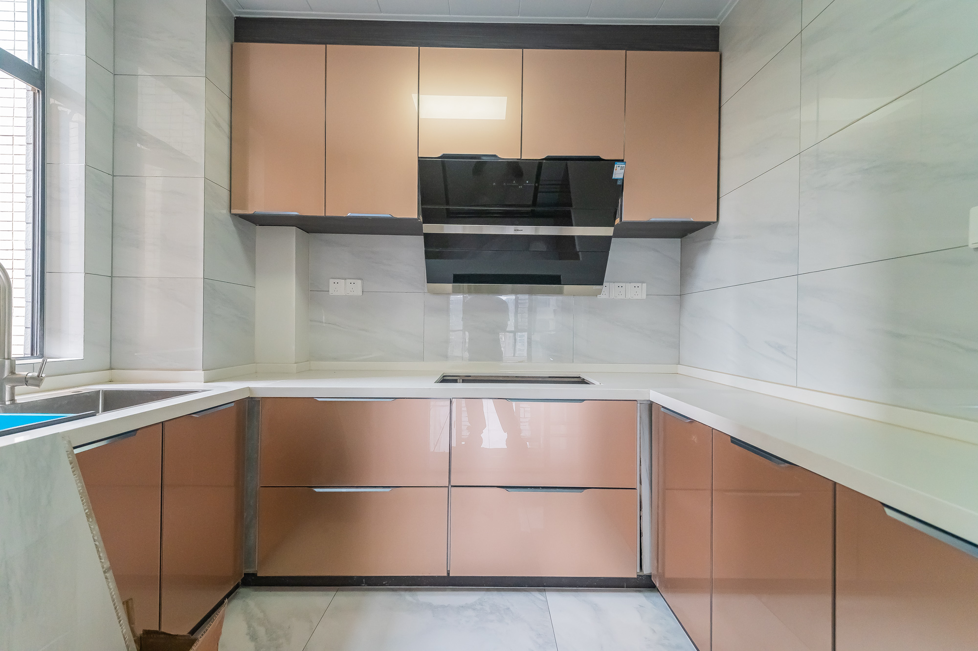 恒基凯旋门三期  3室2厅1卫    88.8万 恒基凯旋门三期  3室2厅1卫    88.8万厨房