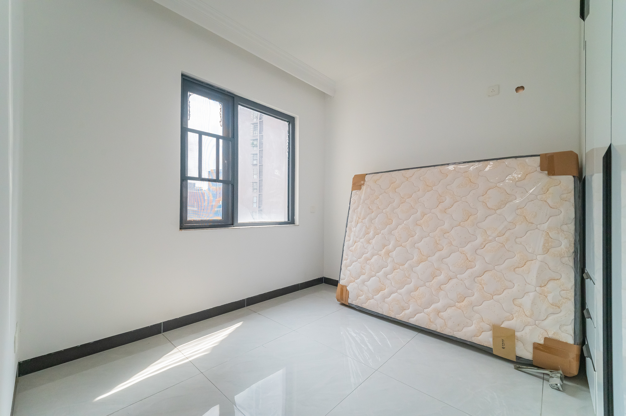 恒基凯旋门三期  3室2厅1卫    88.8万 恒基凯旋门三期  3室2厅1卫    88.8万卧室